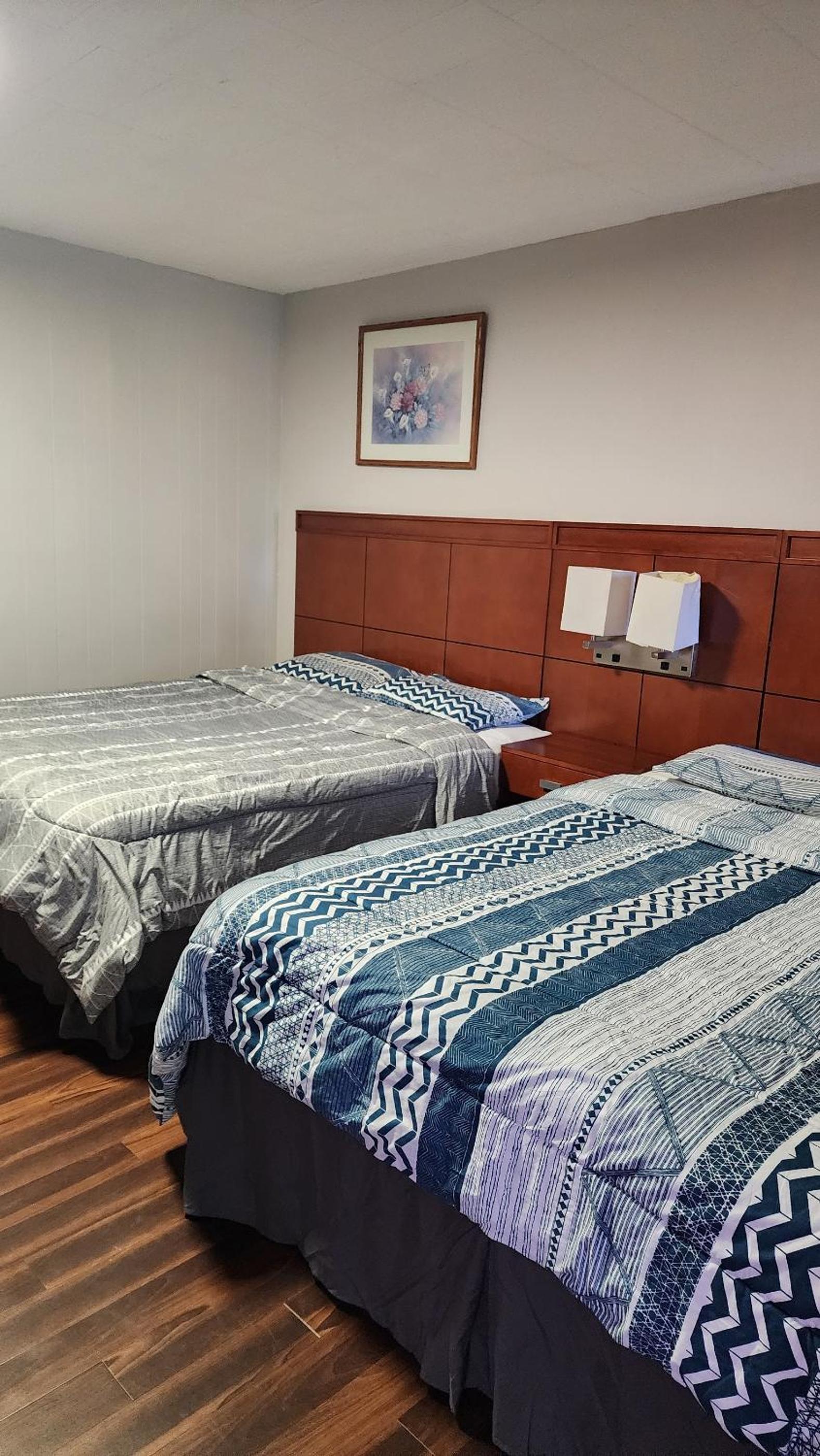 Advance Inn