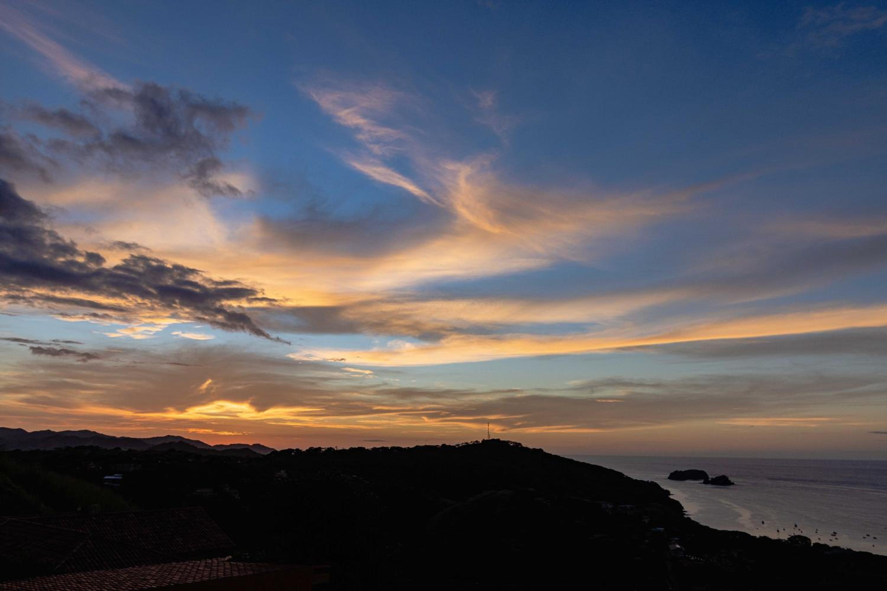 Sunset Ridge Ocean View & Infinity Pool