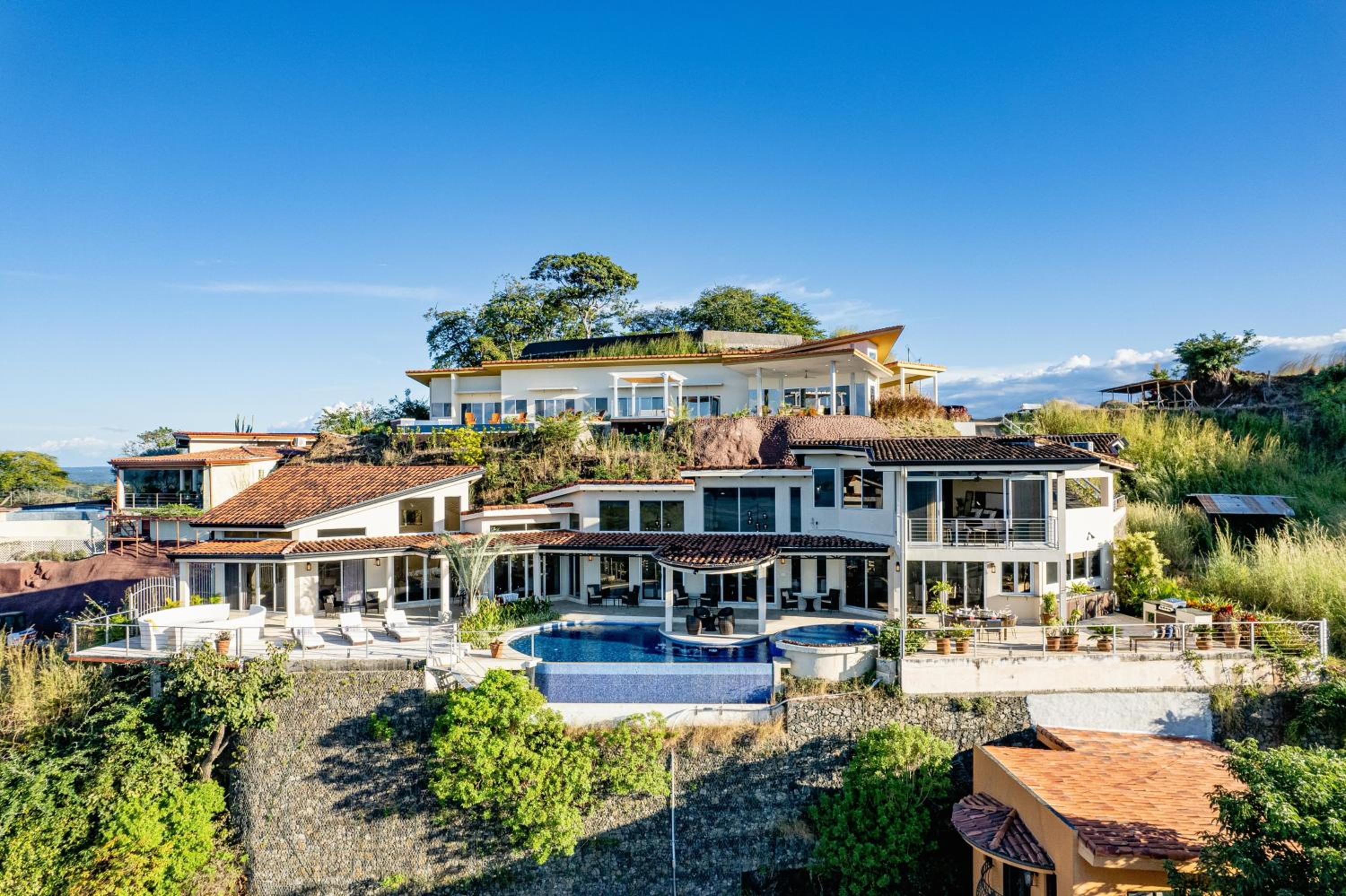 Sunset Ridge Ocean View & Infinity Pool