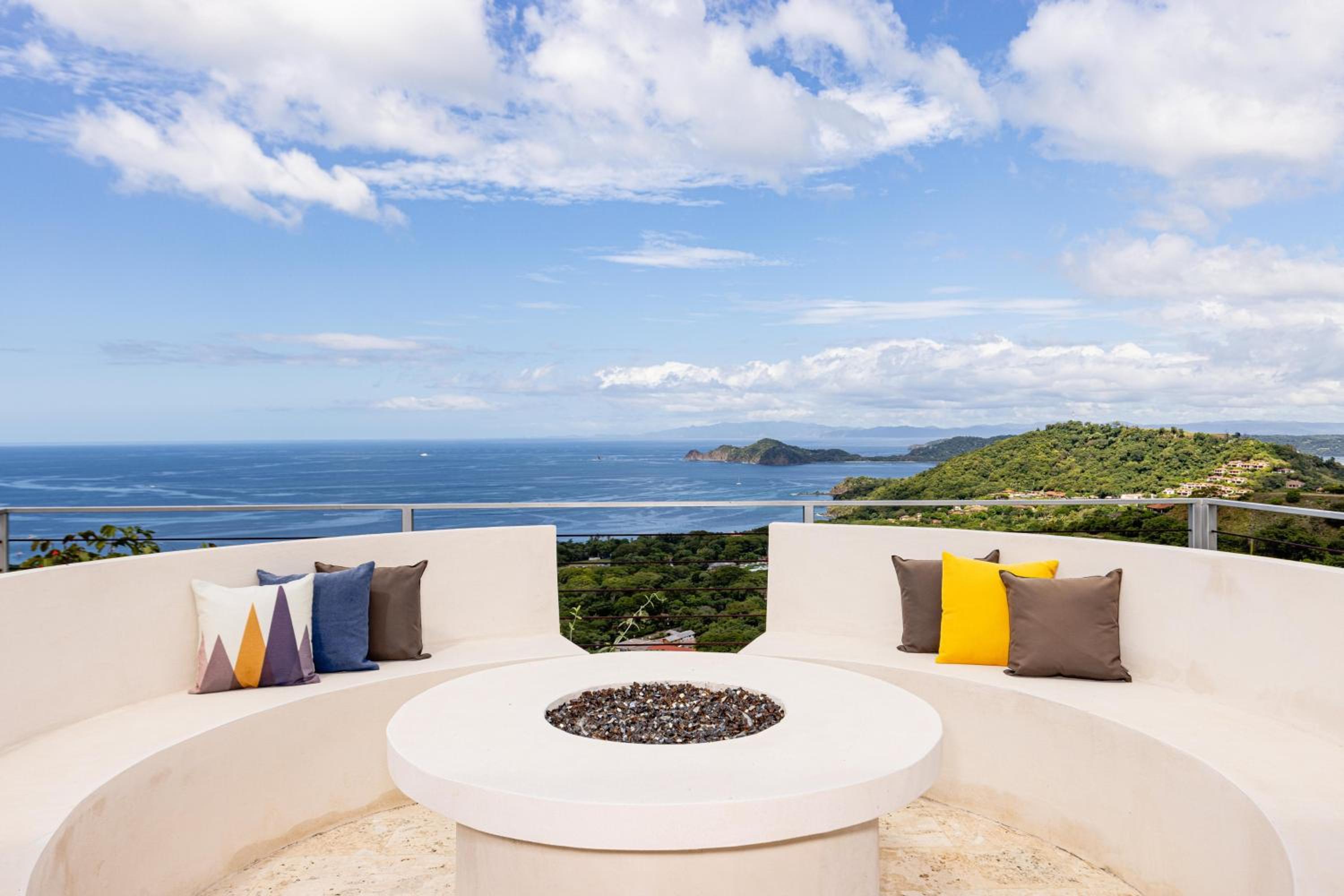 Sunset Ridge Ocean View & Infinity Pool