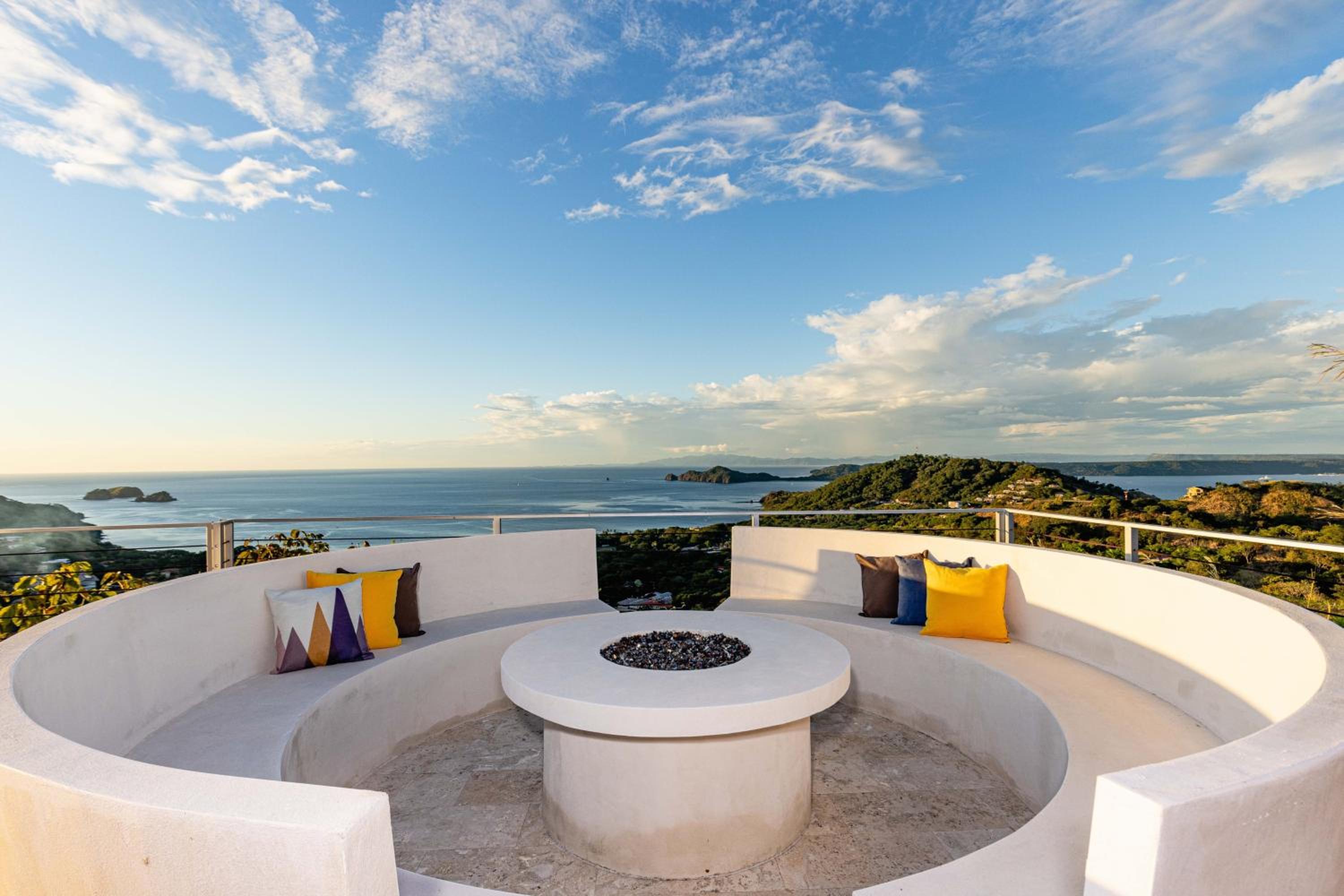 Sunset Ridge Ocean View & Infinity Pool