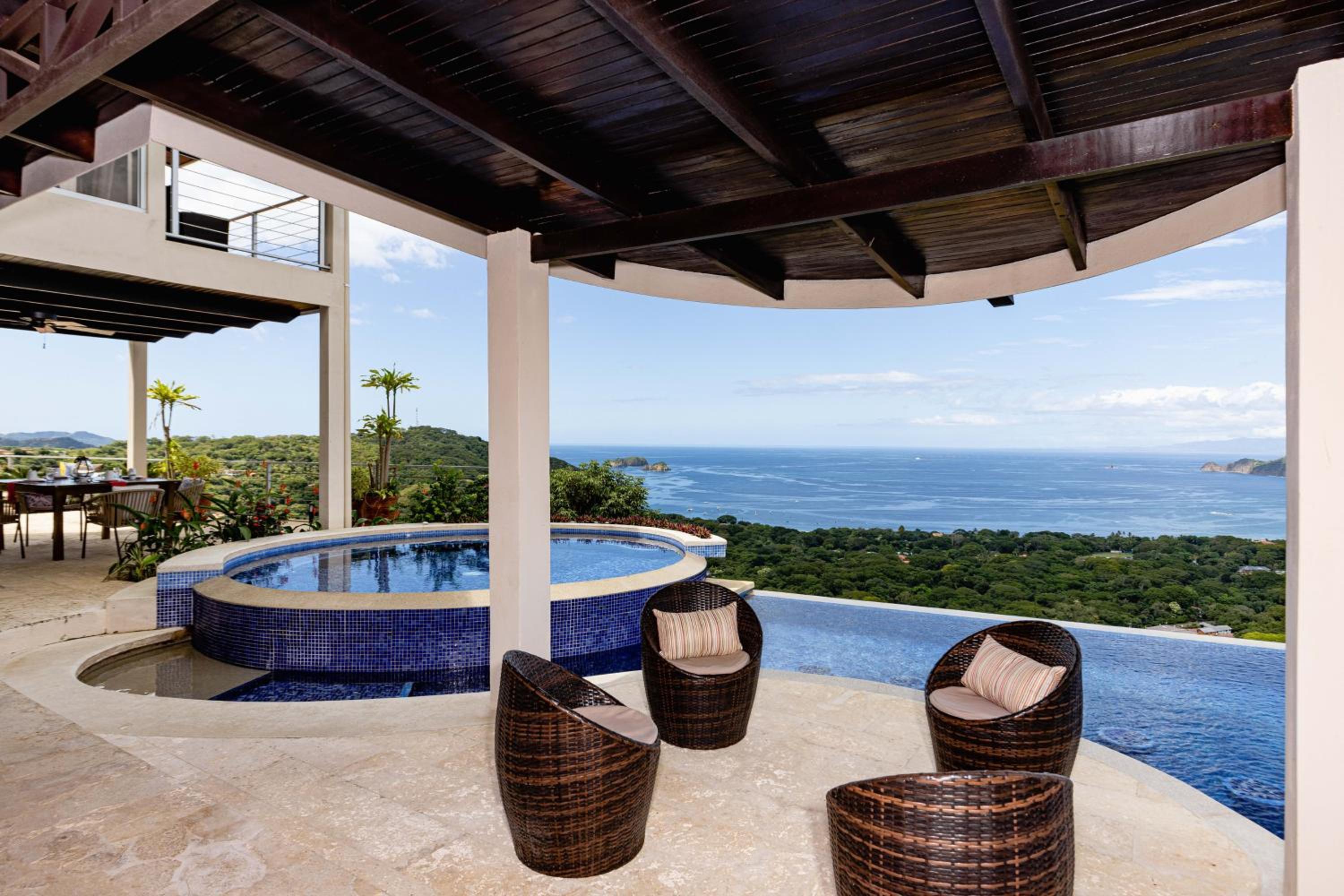 Sunset Ridge Ocean View & Infinity Pool