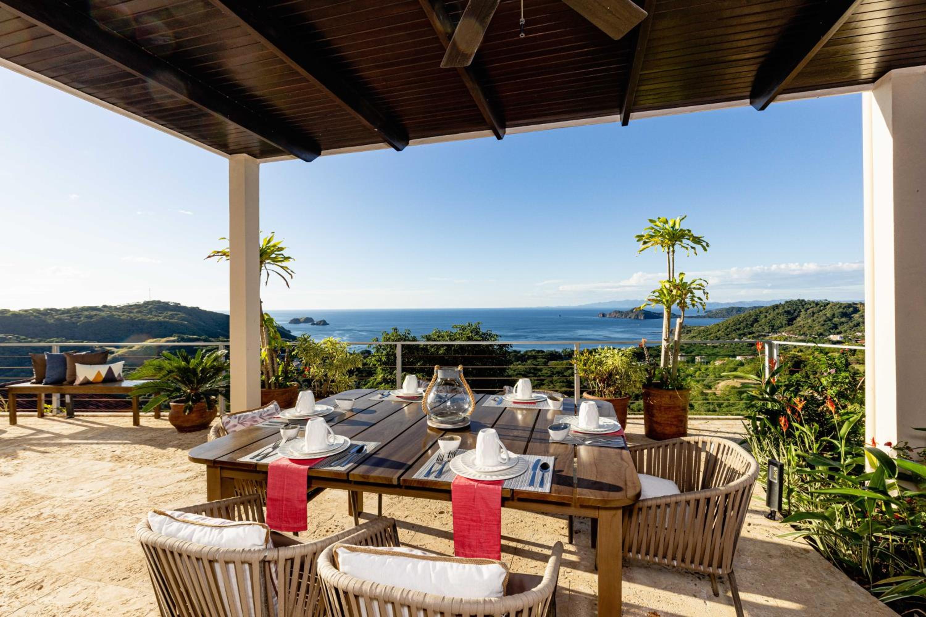 Sunset Ridge Ocean View & Infinity Pool