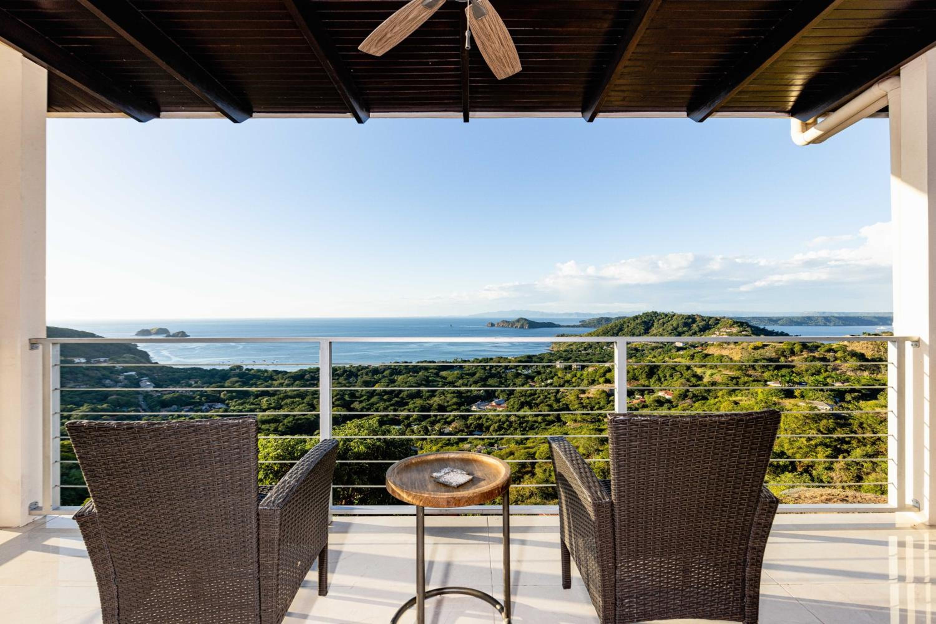 Sunset Ridge Ocean View & Infinity Pool