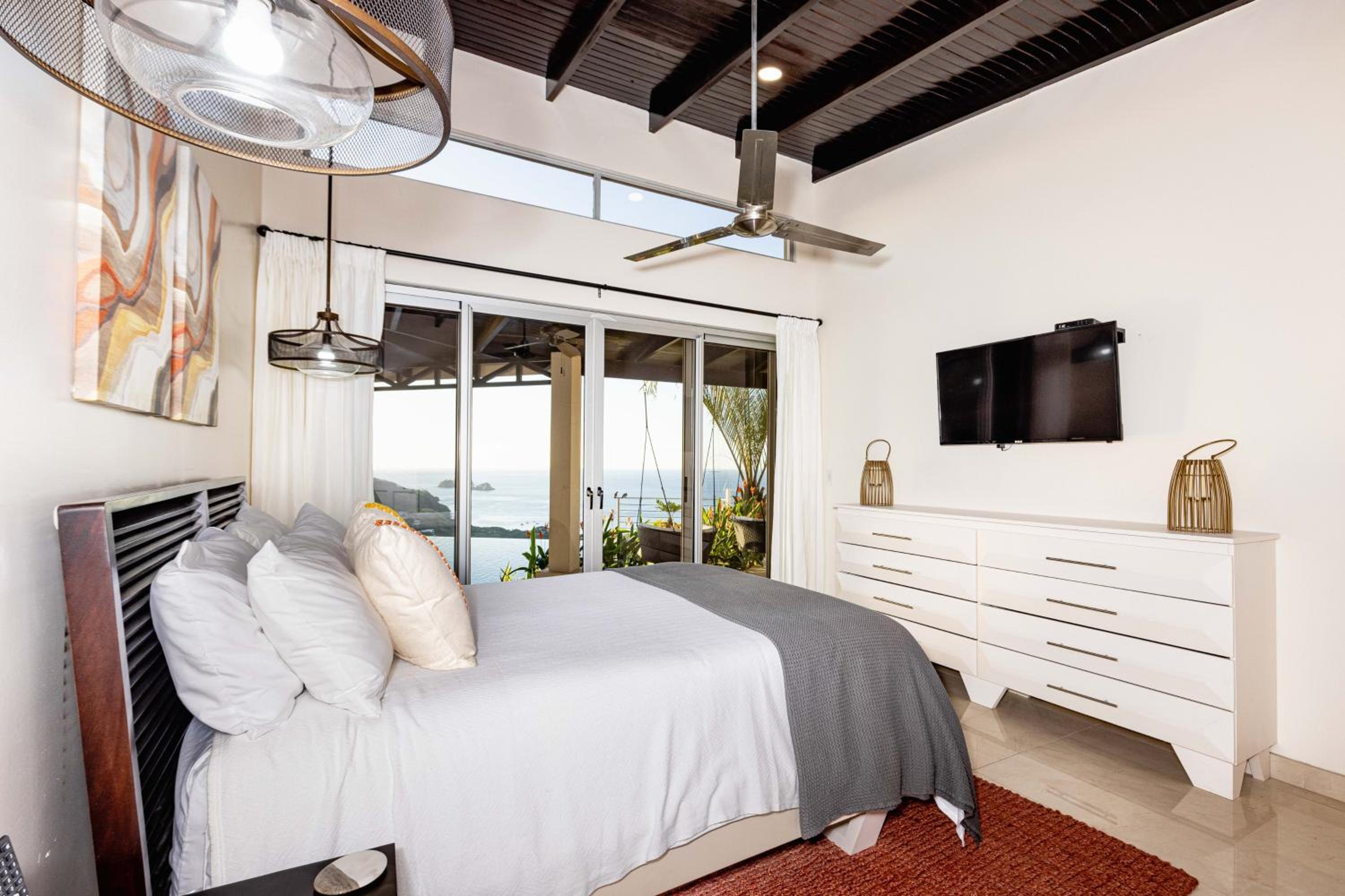 Sunset Ridge Ocean View & Infinity Pool