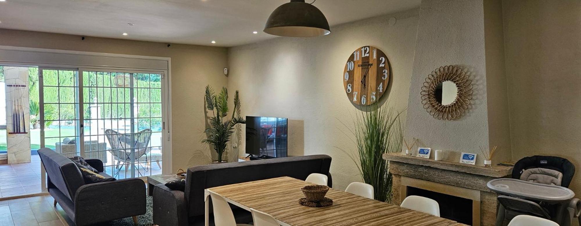Ainara Luxury