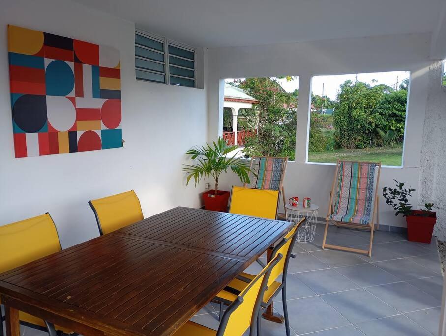 Maison a 8 min de la plage de Sainte Anne view 2
