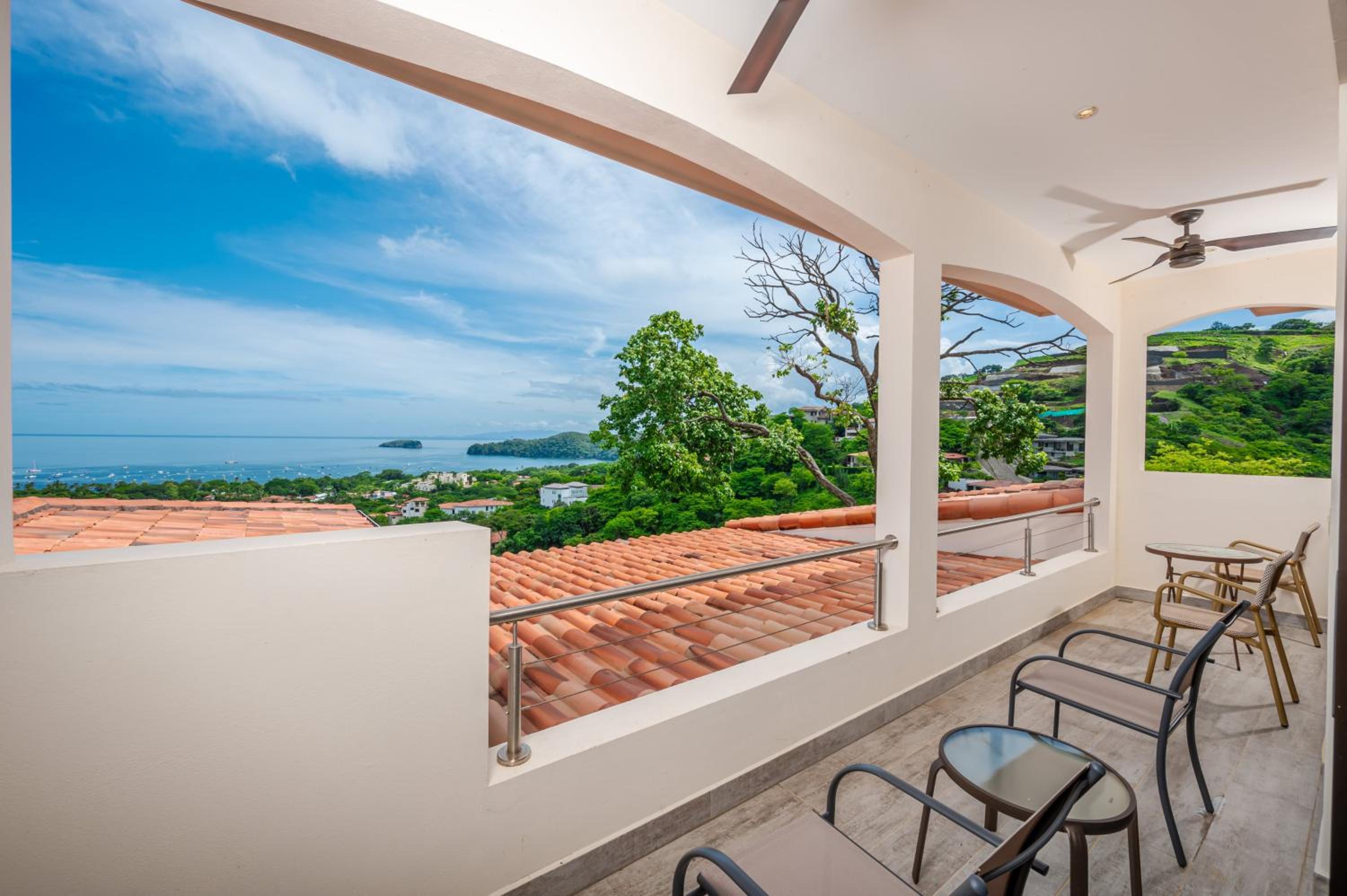 Casa Bella Sunset-Pool Villa in Coco Tasteful