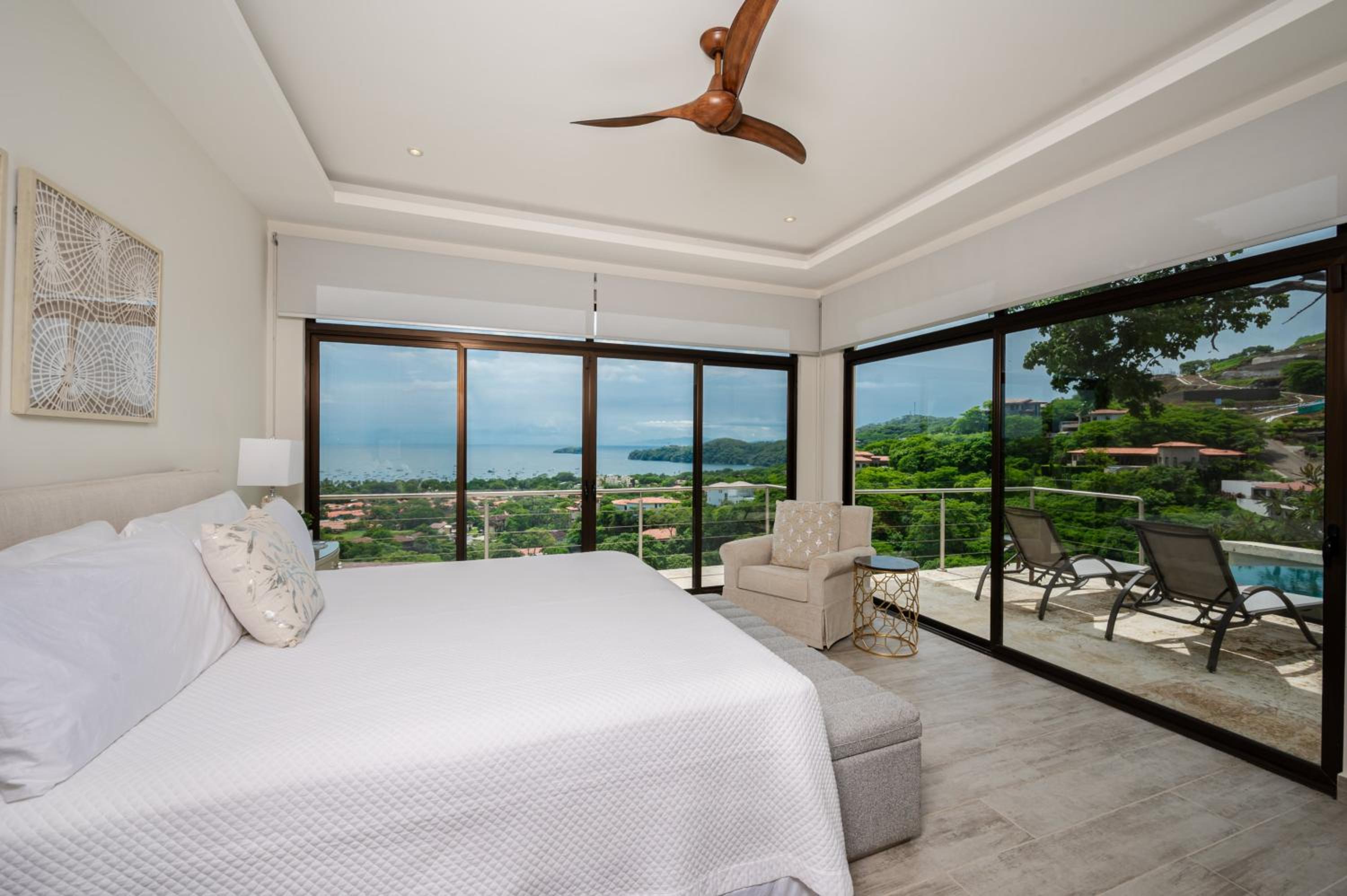 Casa Bella Sunset-Pool Villa in Coco Tasteful