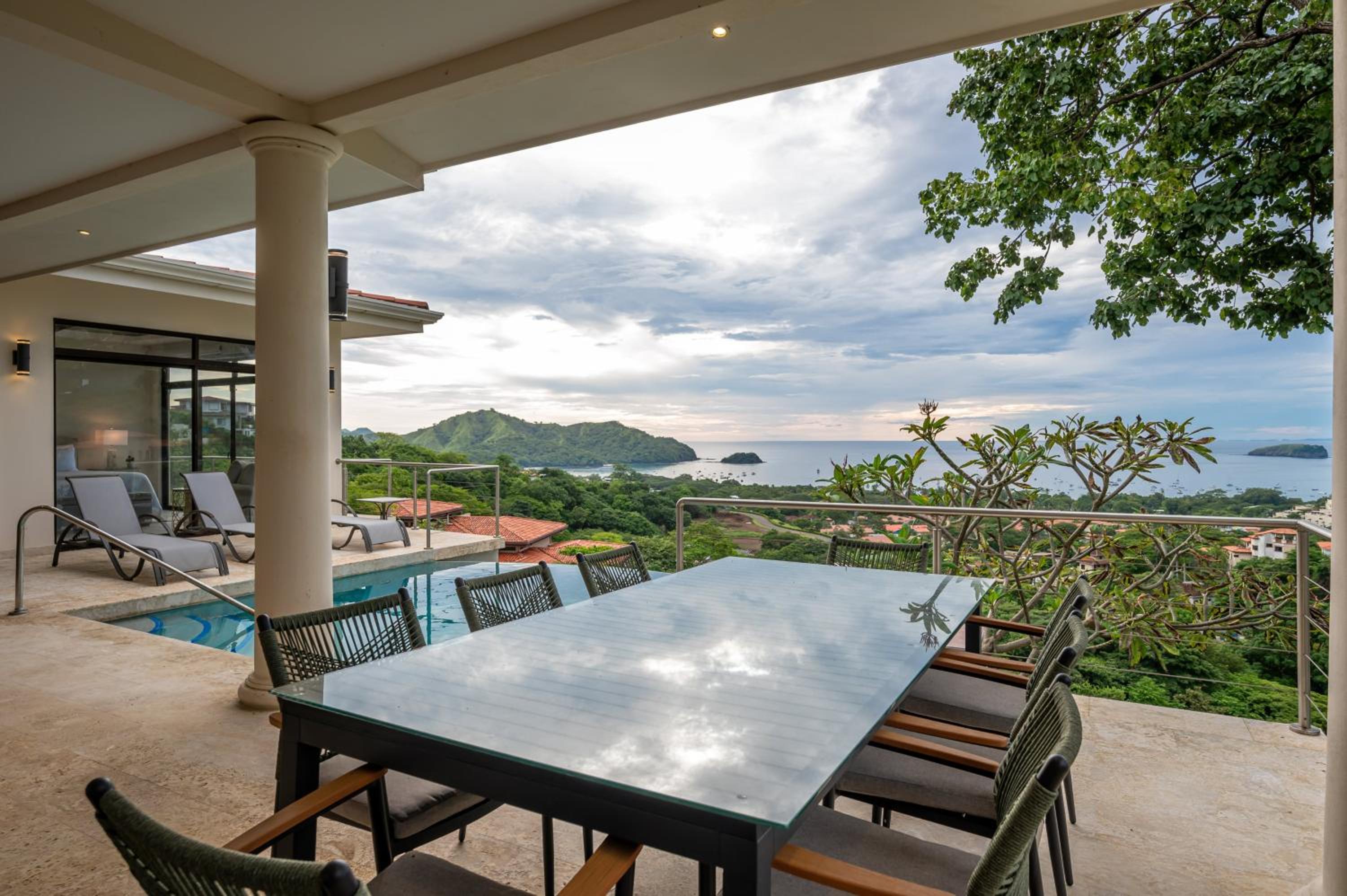 Casa Bella Sunset-Pool Villa in Coco Tasteful