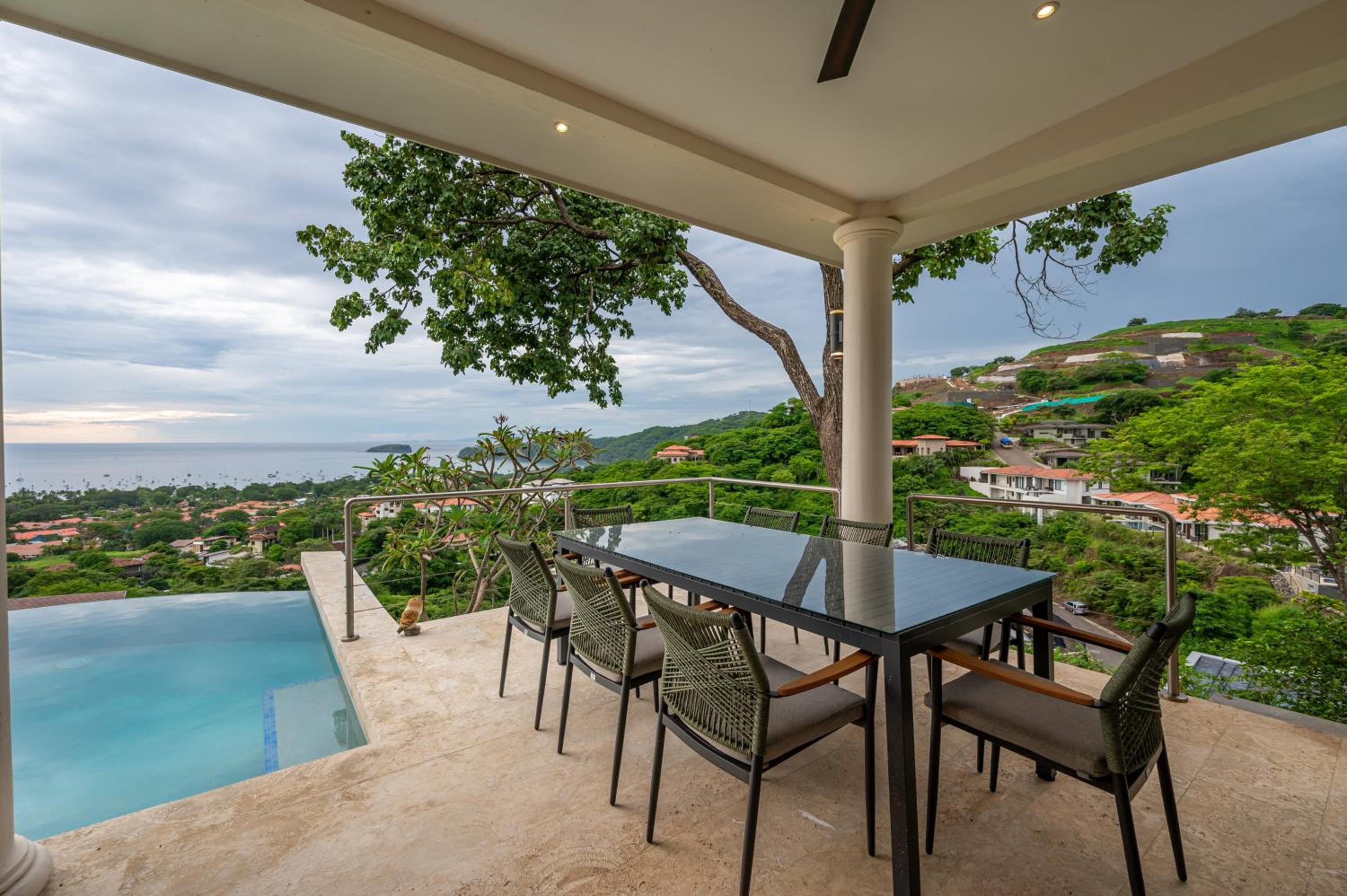 Casa Bella Sunset-Pool Villa in Coco Tasteful