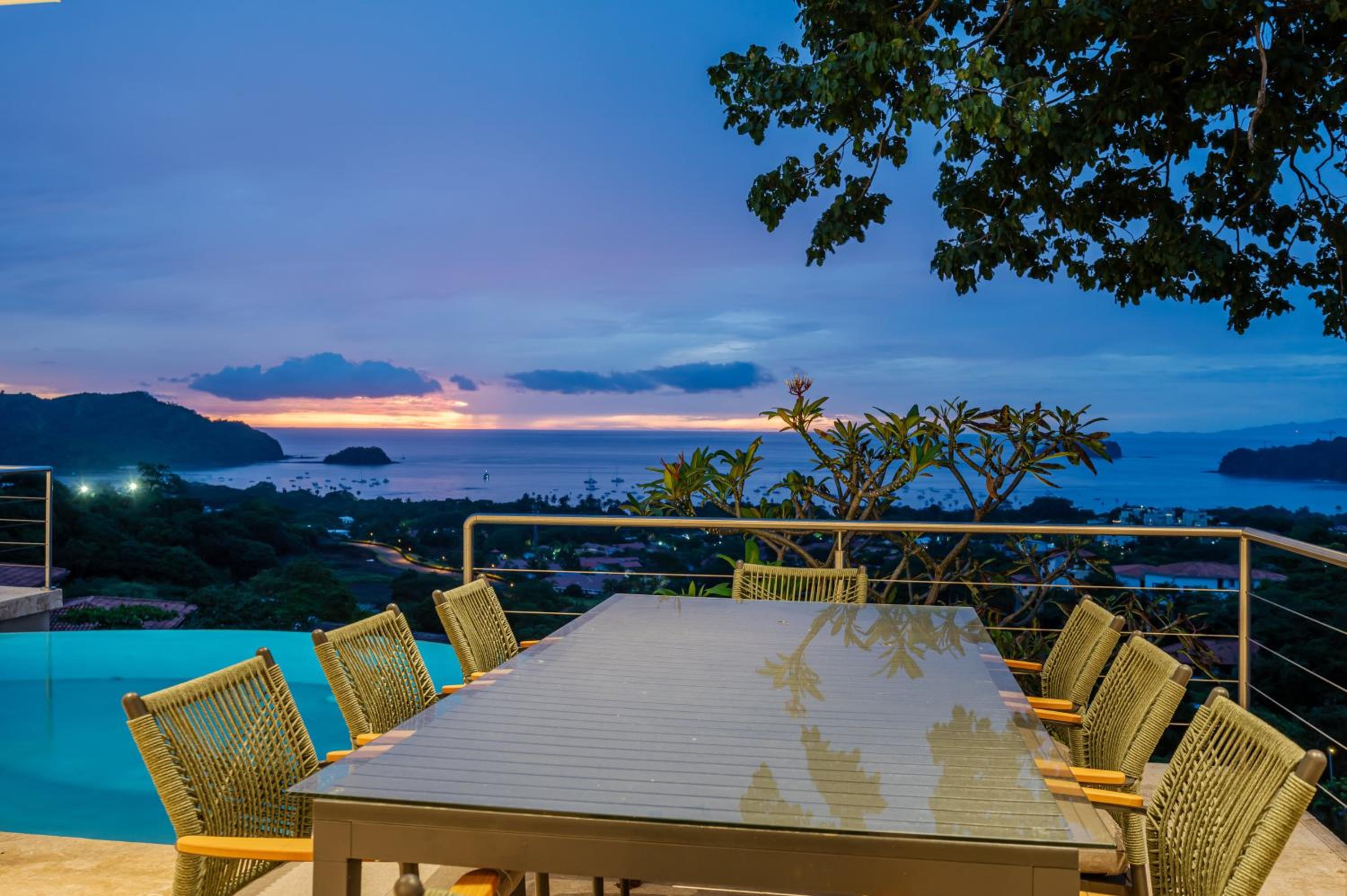 Casa Bella Sunset-Pool Villa in Coco Tasteful