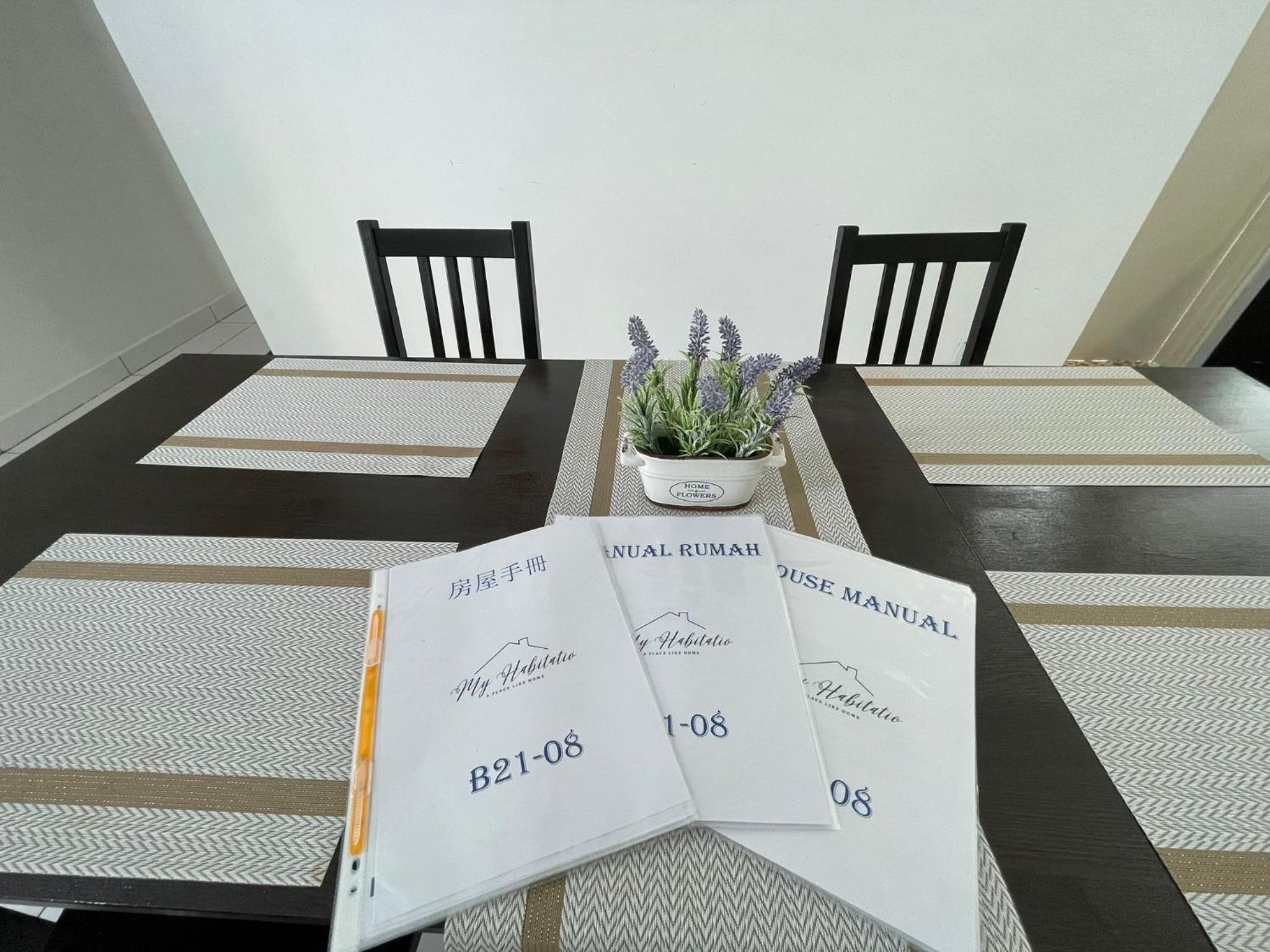 Huge Family Friendly 3BR Suite, PLATINO Service Apartment, Mins Walk to Paradigm Mall
