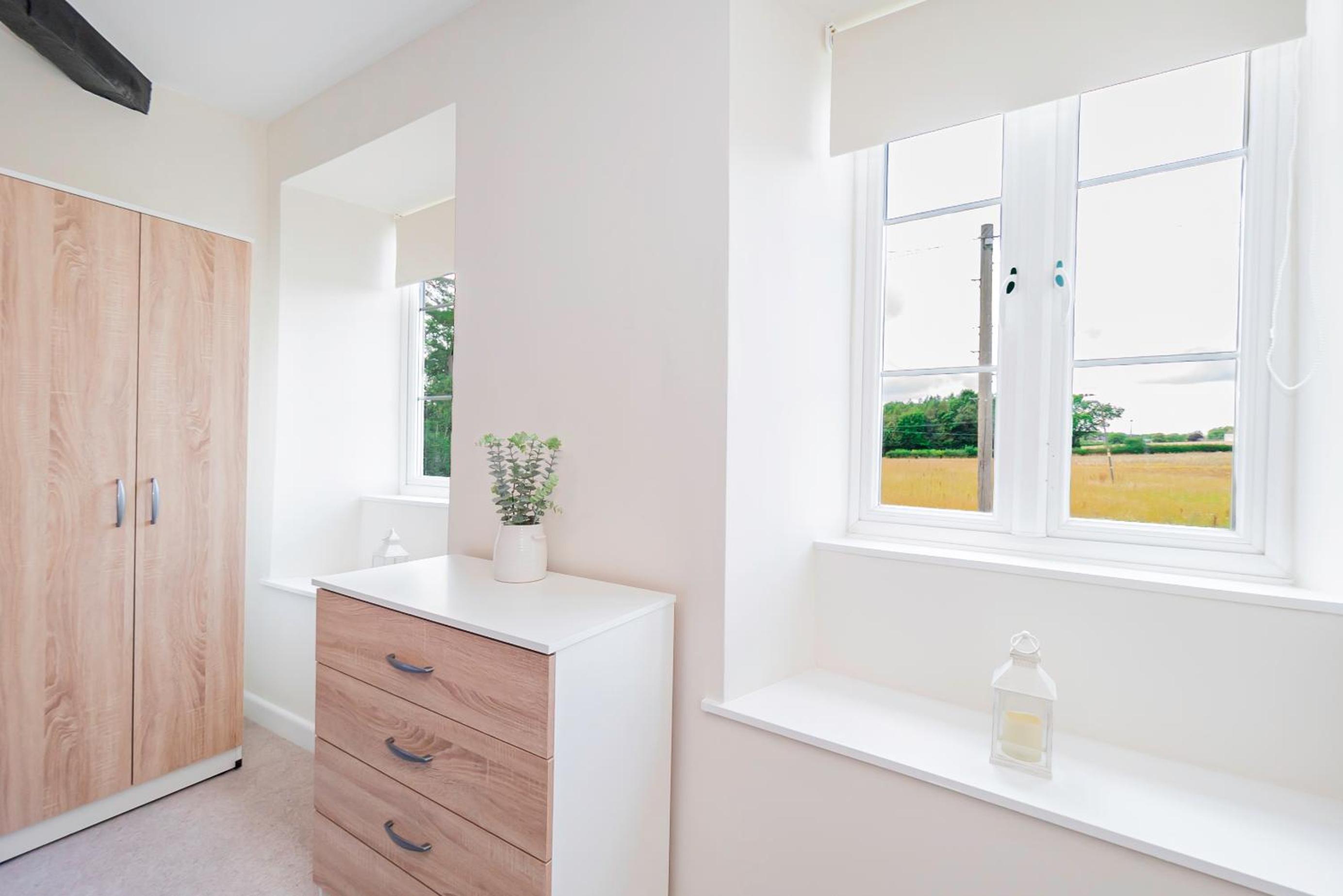 Farmhouse Retreat, 4 Bed, Pet Friendly