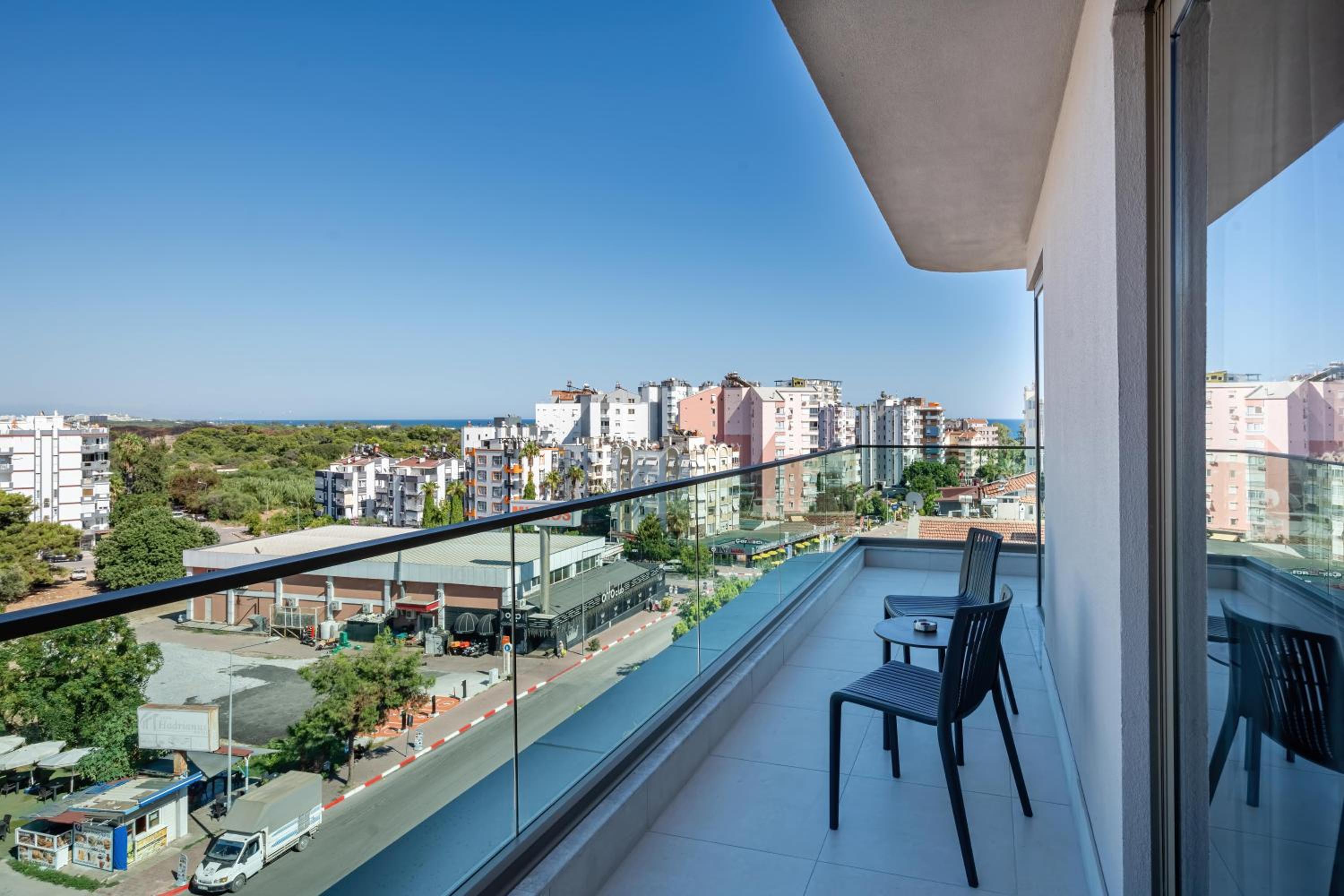 Awen Lara Hotel - Image 64
