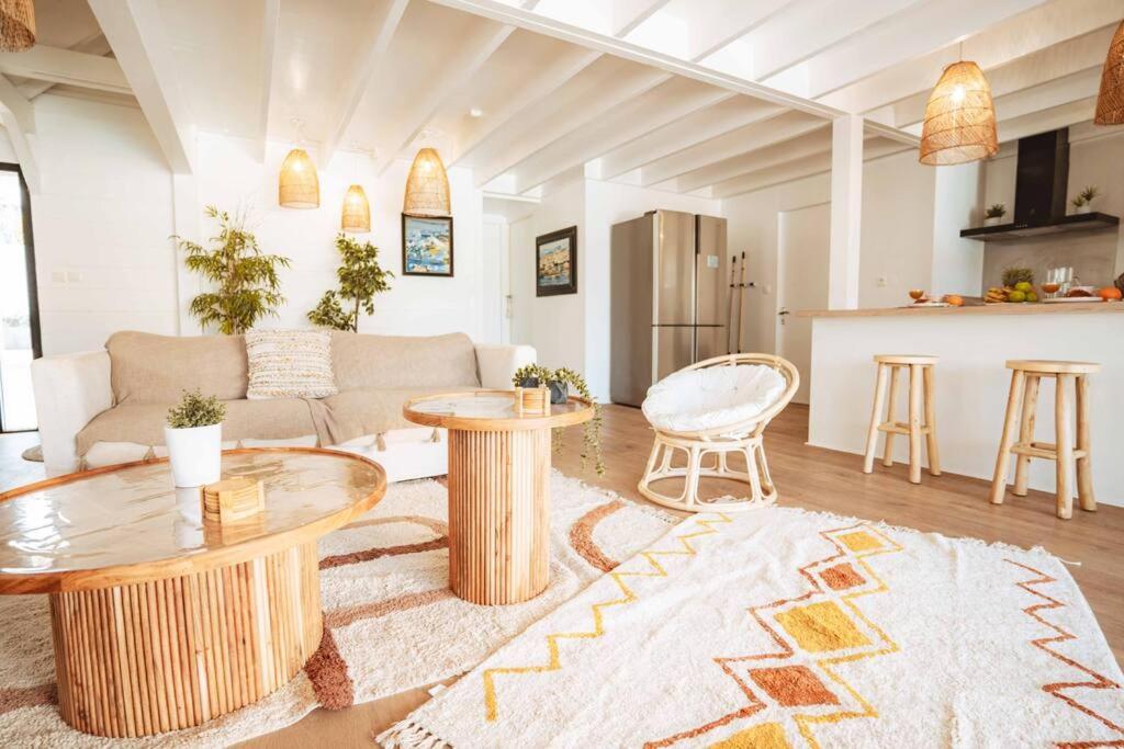 La splendide Villa de la Mer, pieds dans le sable view 4