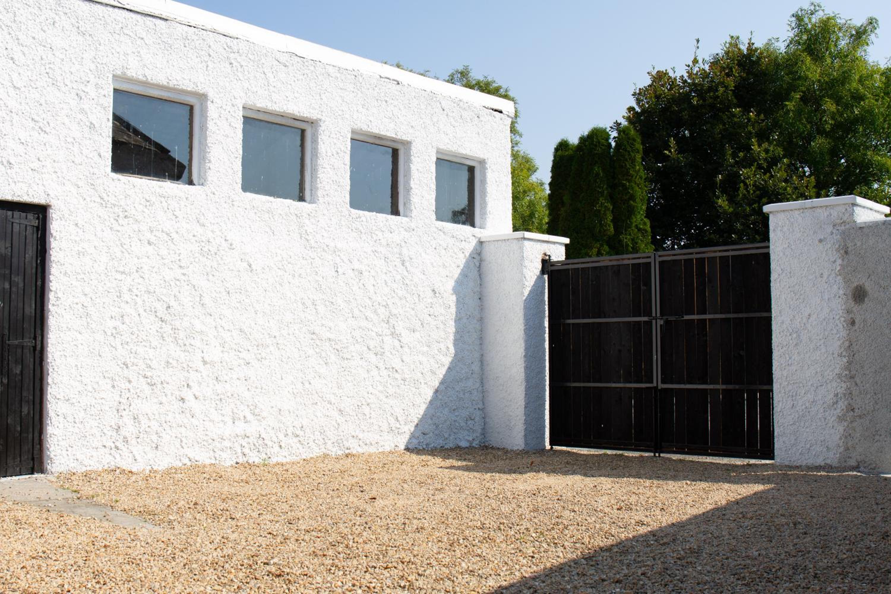 Hill House Lodge sleeps 6 Overlooking the rock of Cashel view 4