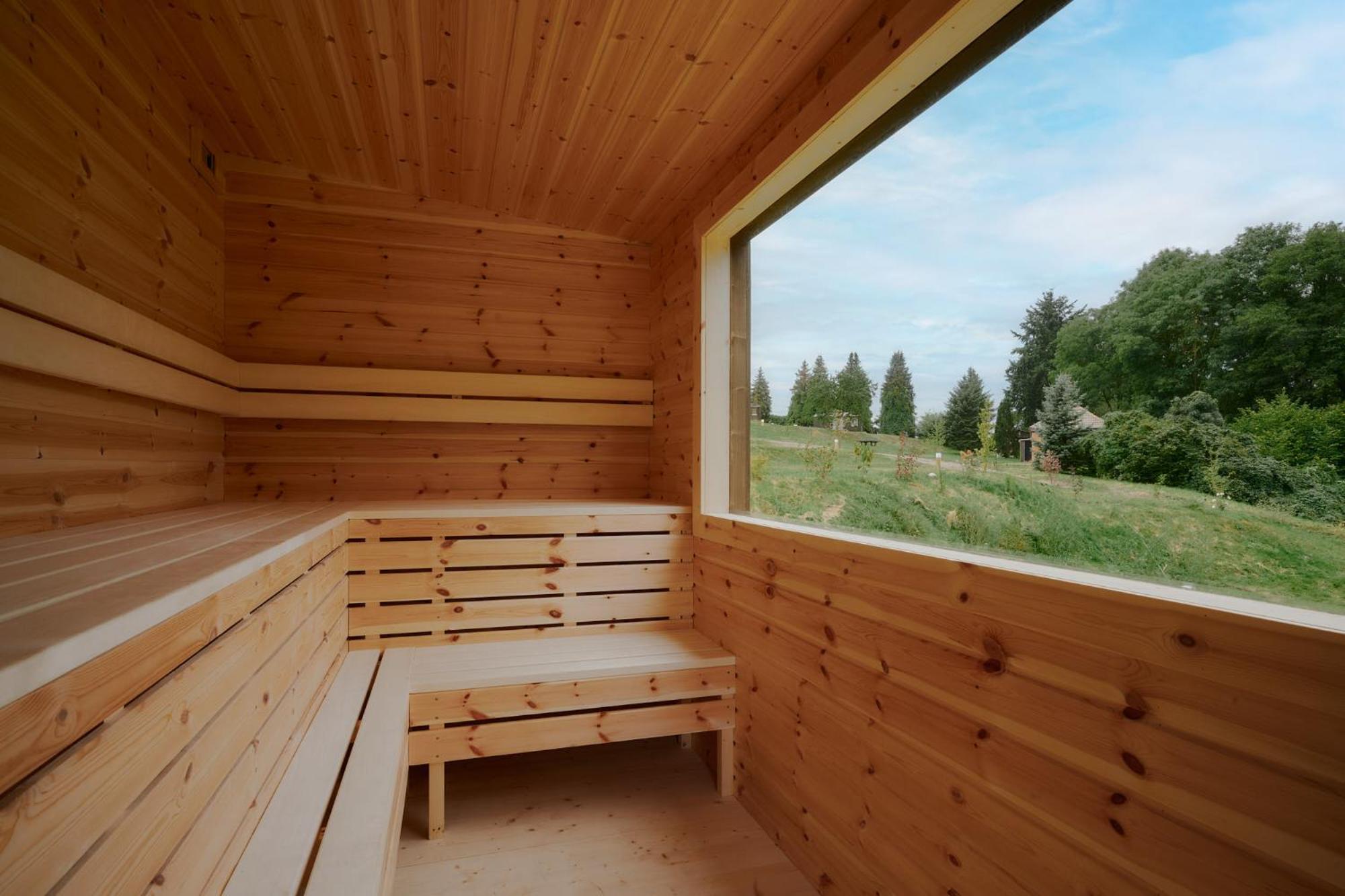 Raus Tiny House am See mit Sauna und Whirlpool