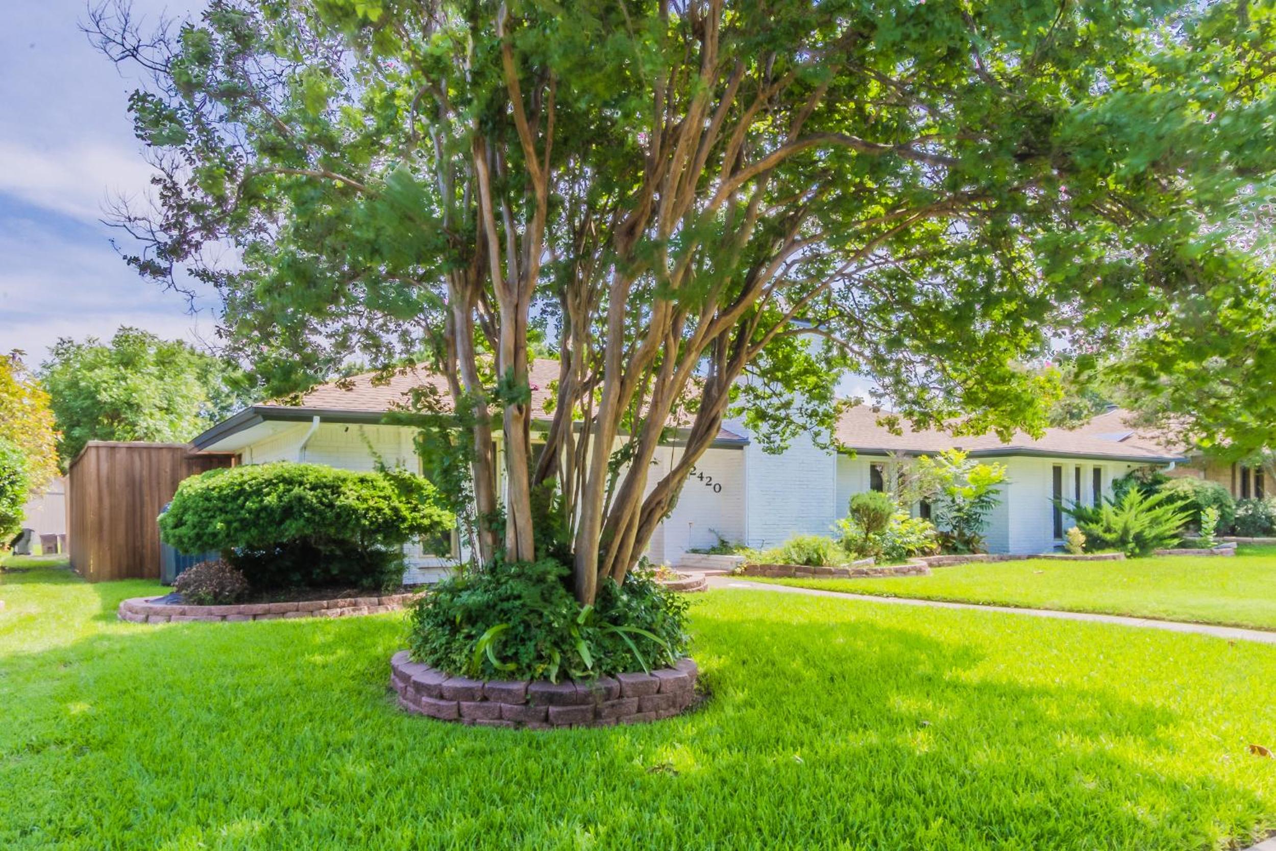 Luxury House with Heated Pool, Hot Tub, Pool Table, 4 Bedroom, 3 Bath view 5