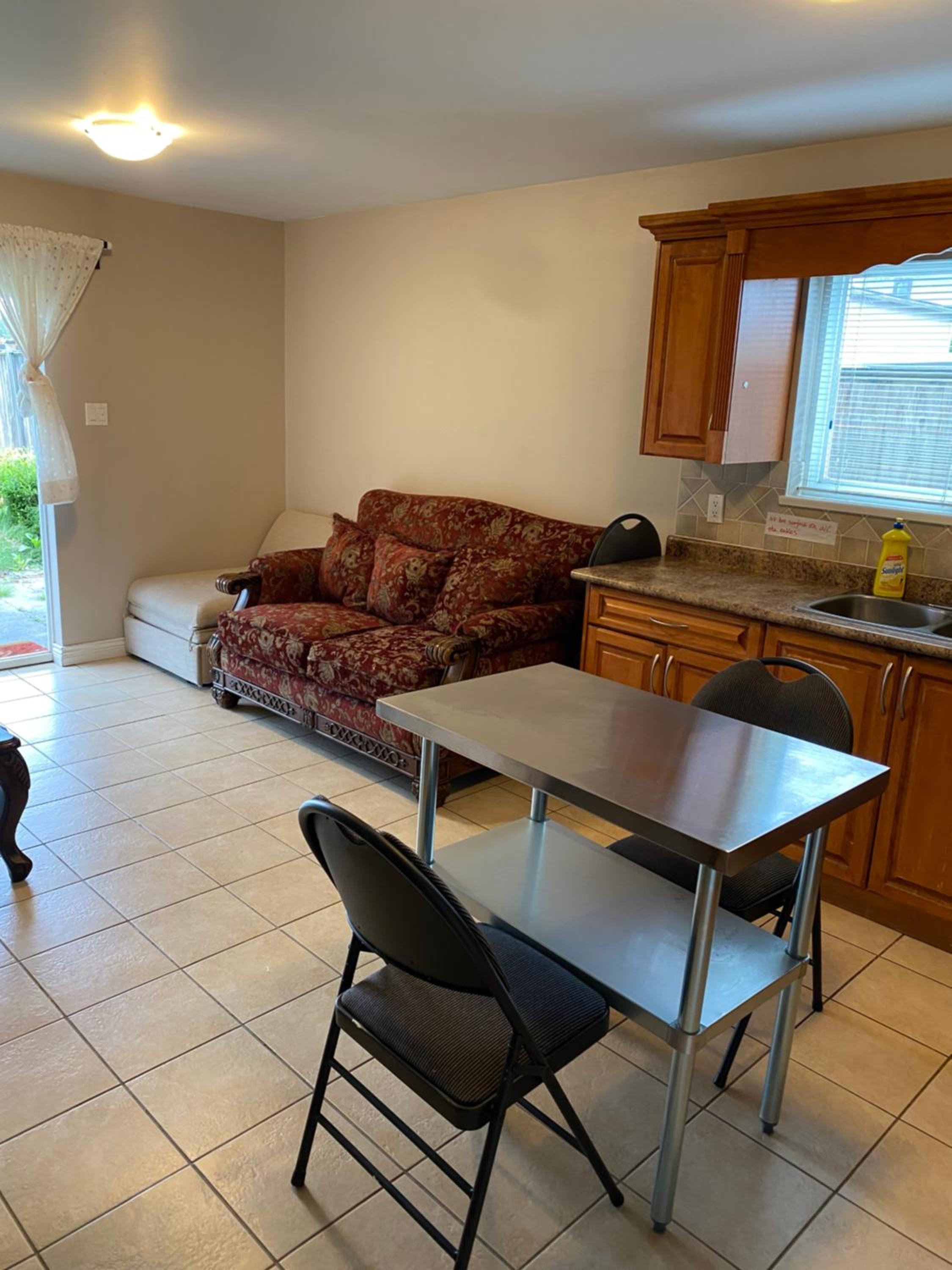 One bedroom suite with independent access