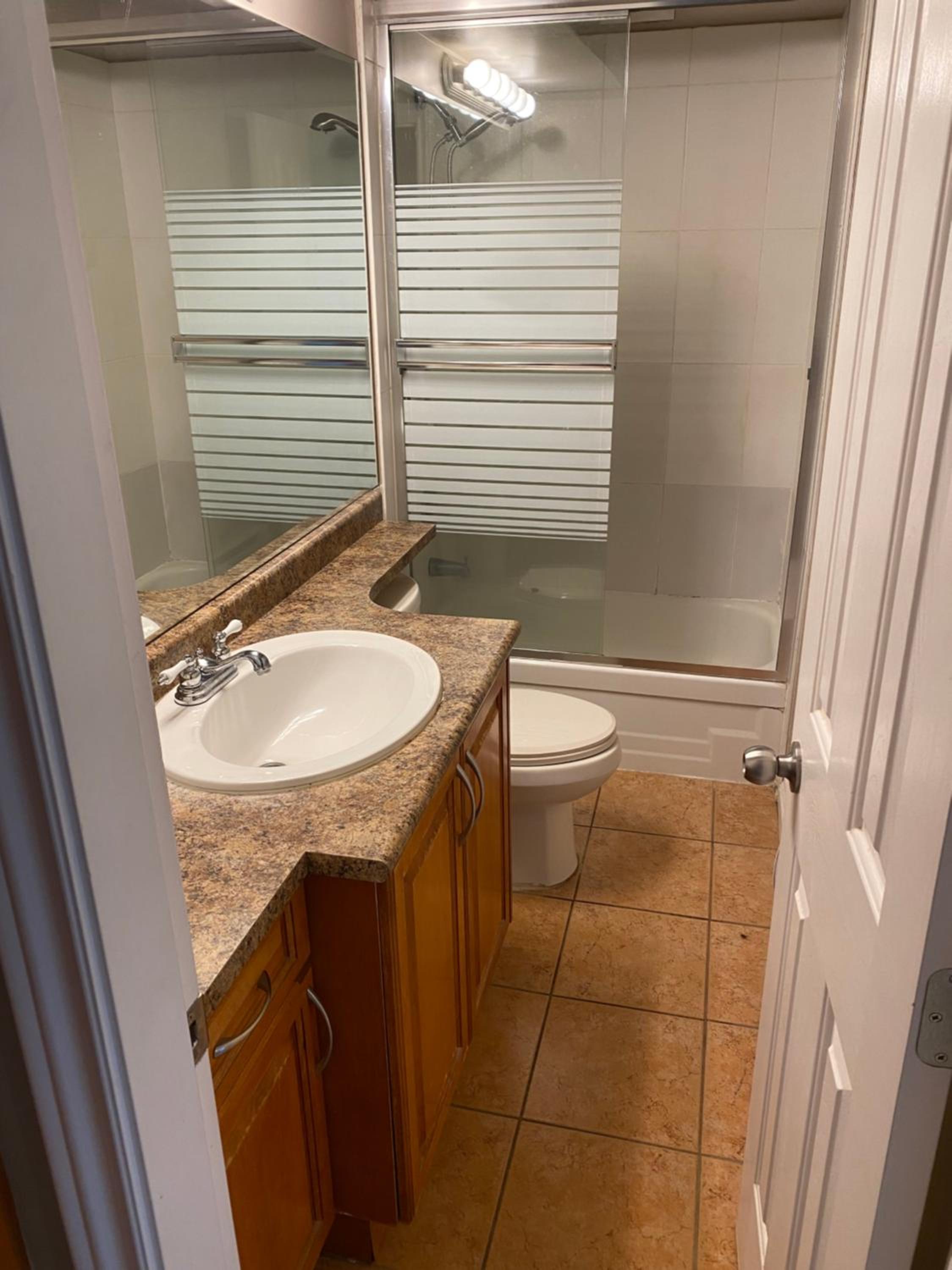 One bedroom suite with independent access