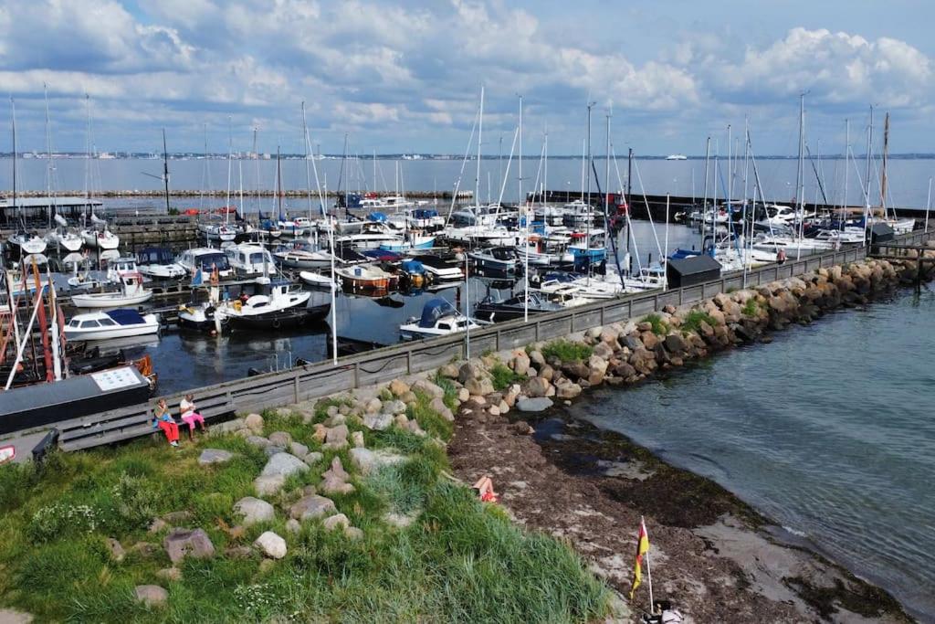 Smuk lejlighed med sundkig lige ved stranden