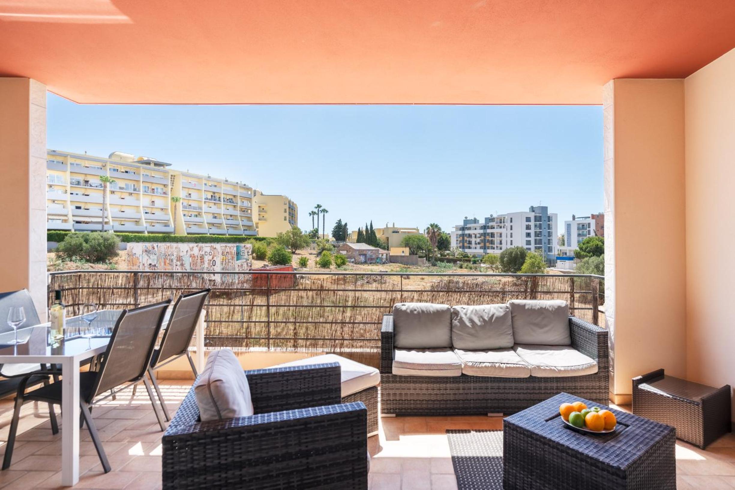 Lagos Central 2 With Pool by Homing view 5