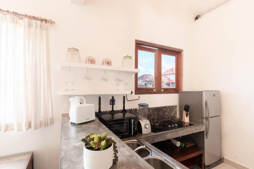 2 BR Villa Canggu 5 min to Finns Beach photo 2