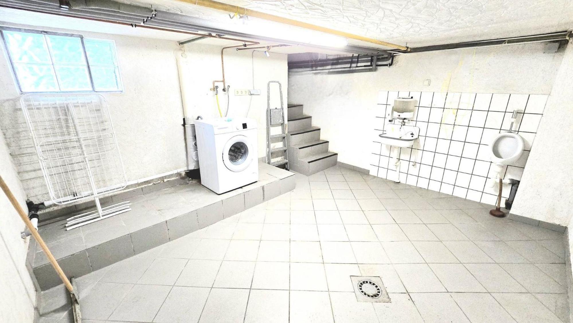 -CS24- Six rooms apartment with terrace - KP01