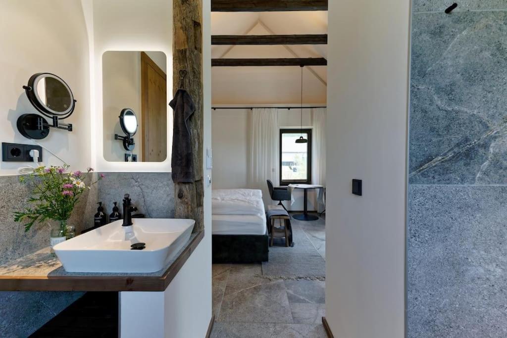 Luxus Kellerstöckl mit Privatem Hot Tub
