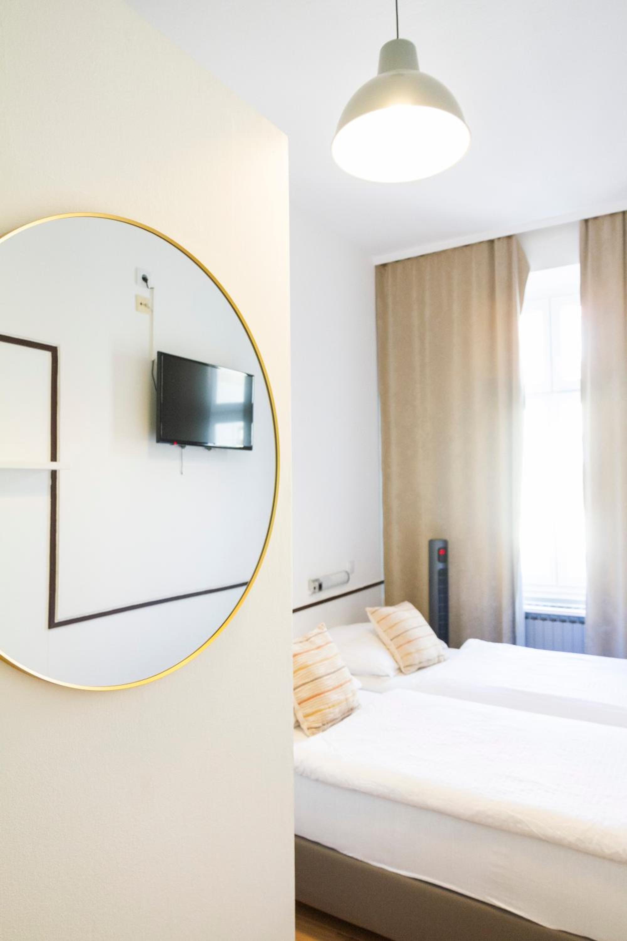 KIBI Rooms self check-in