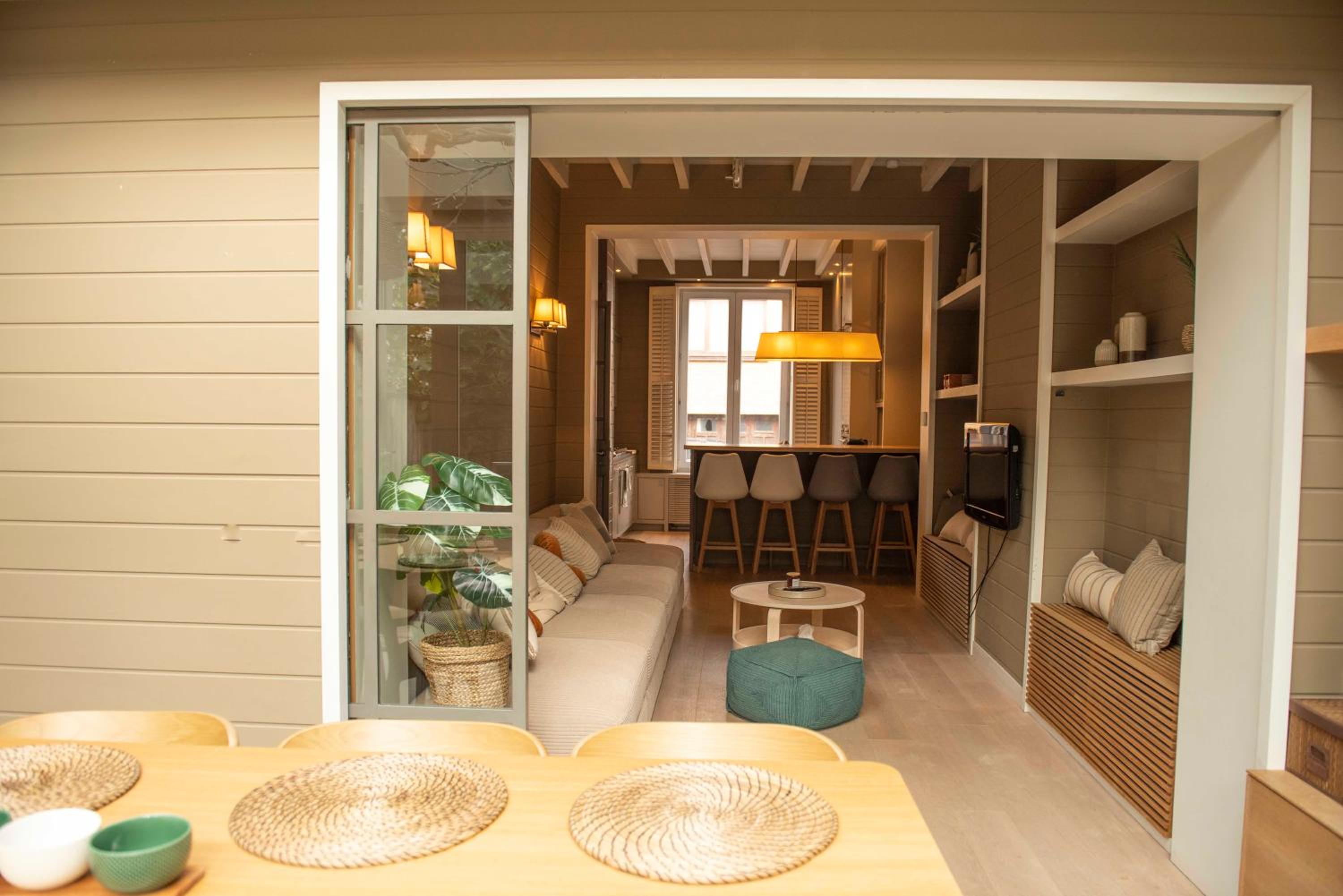 Family house with sauna close to the sea