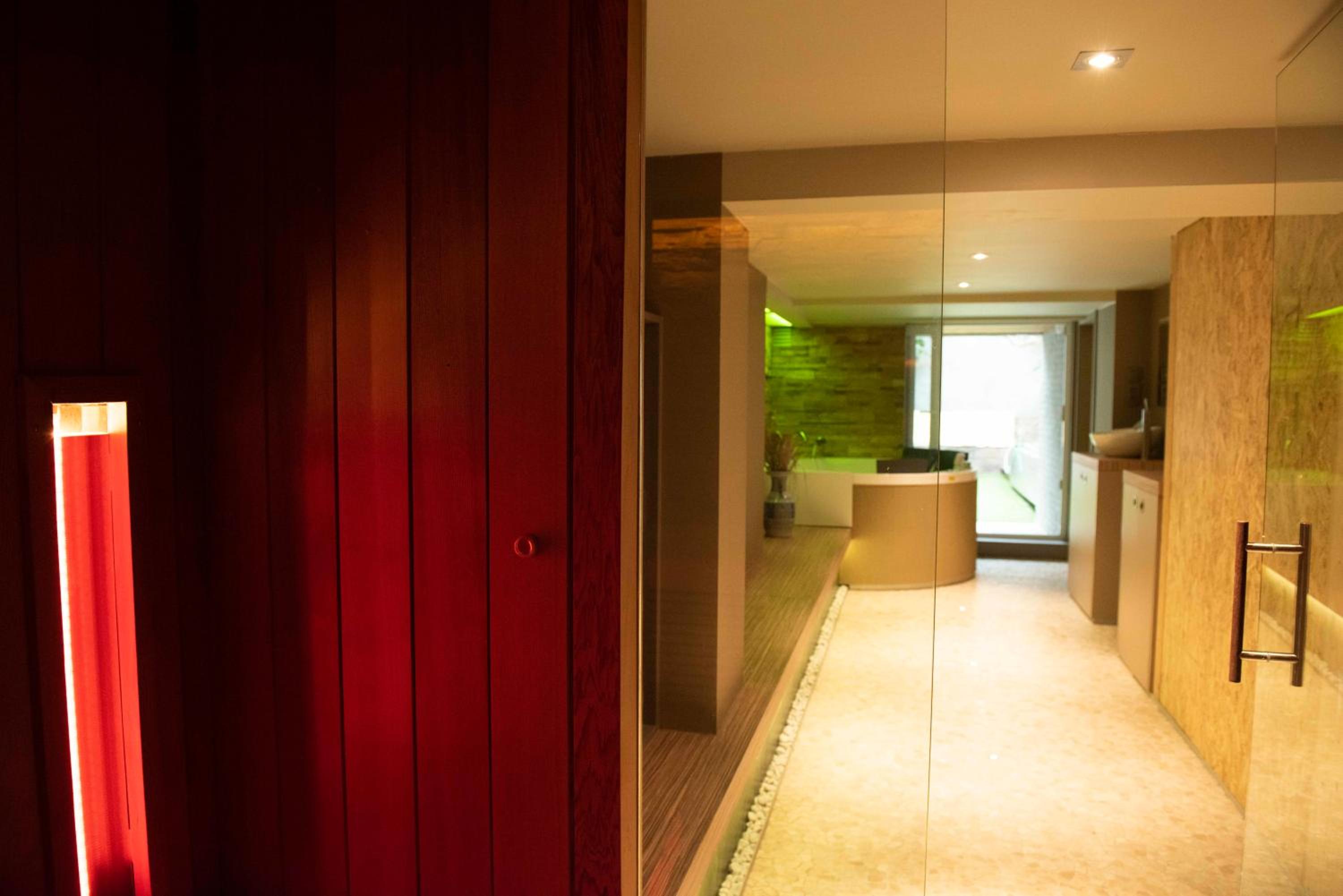 Family house with sauna close to the sea