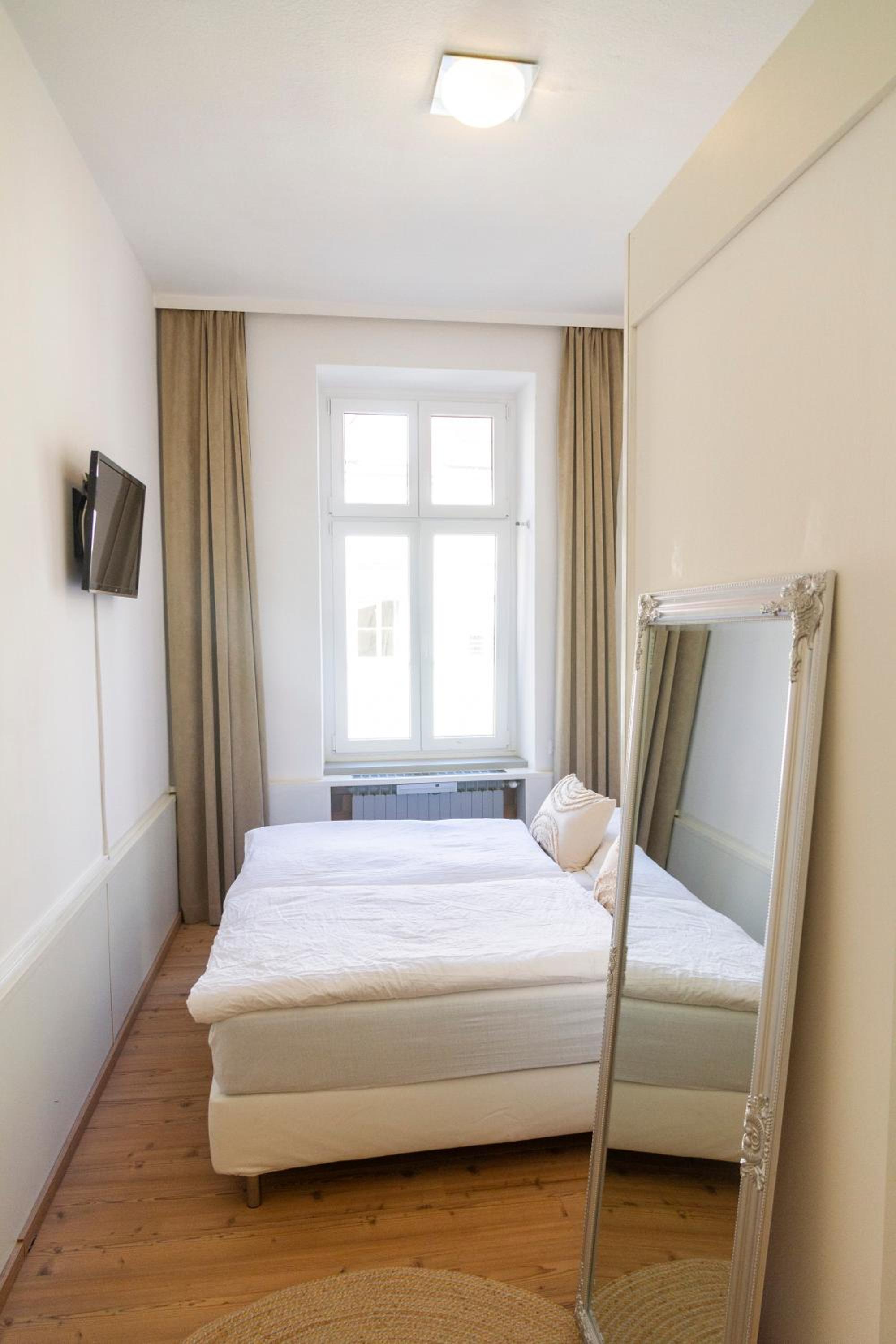 KIBI Rooms self check-in