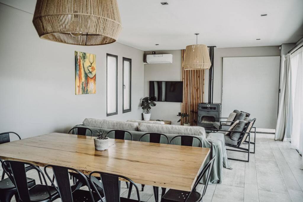 Espectacular casa a una cuadra del lago