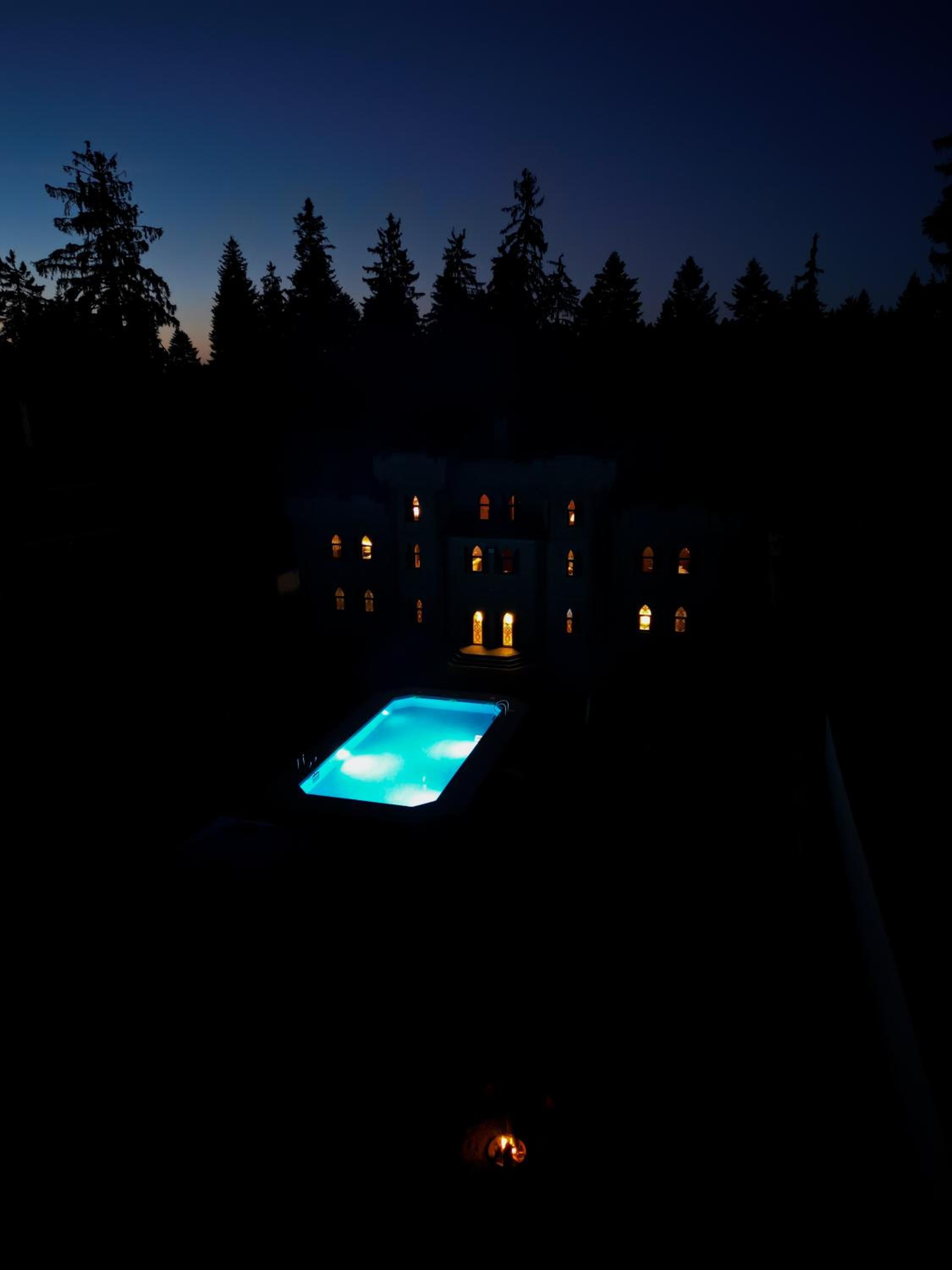 The Castle - Your unique way of retreat