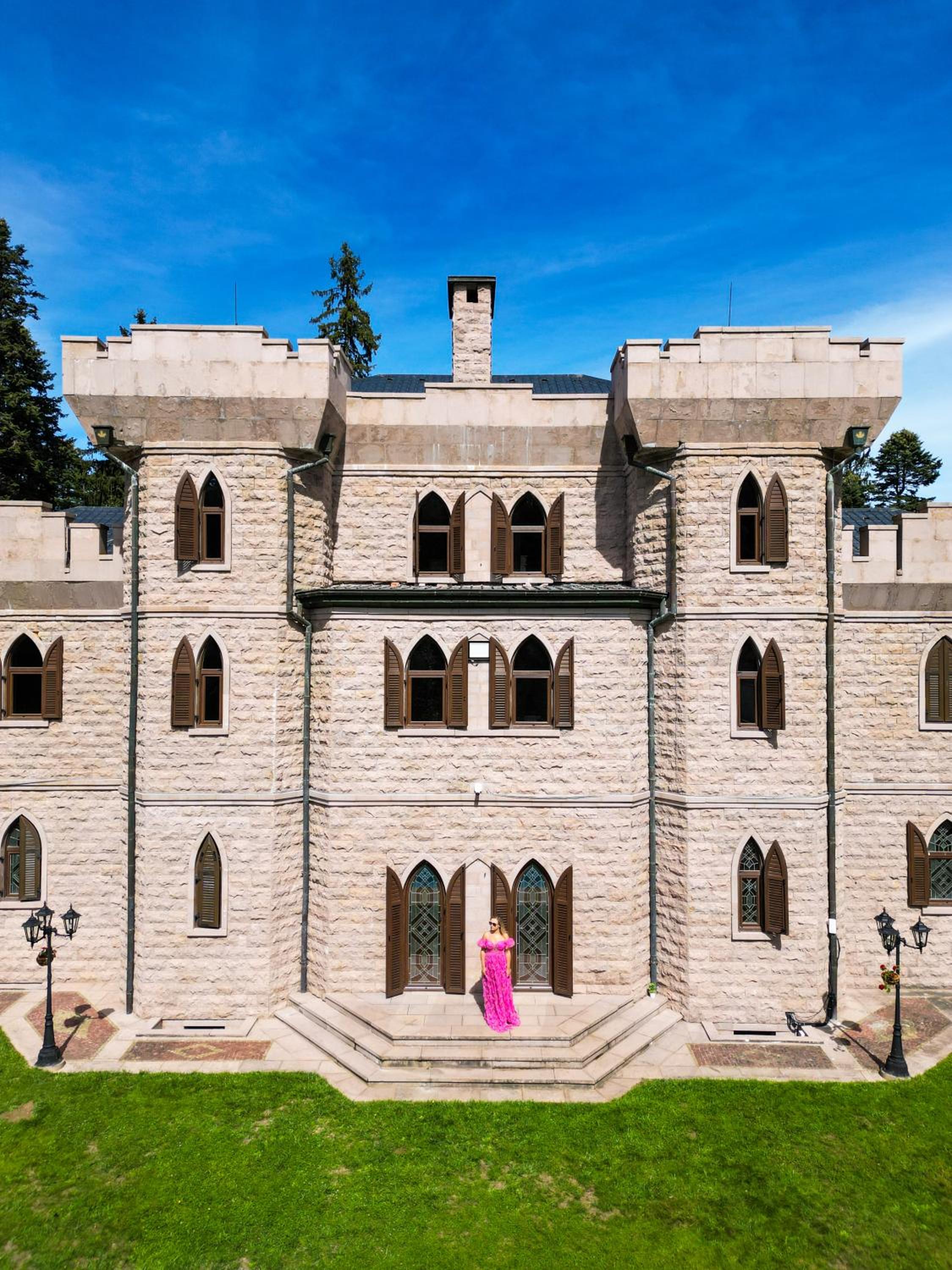 The Castle - Your unique way of retreat