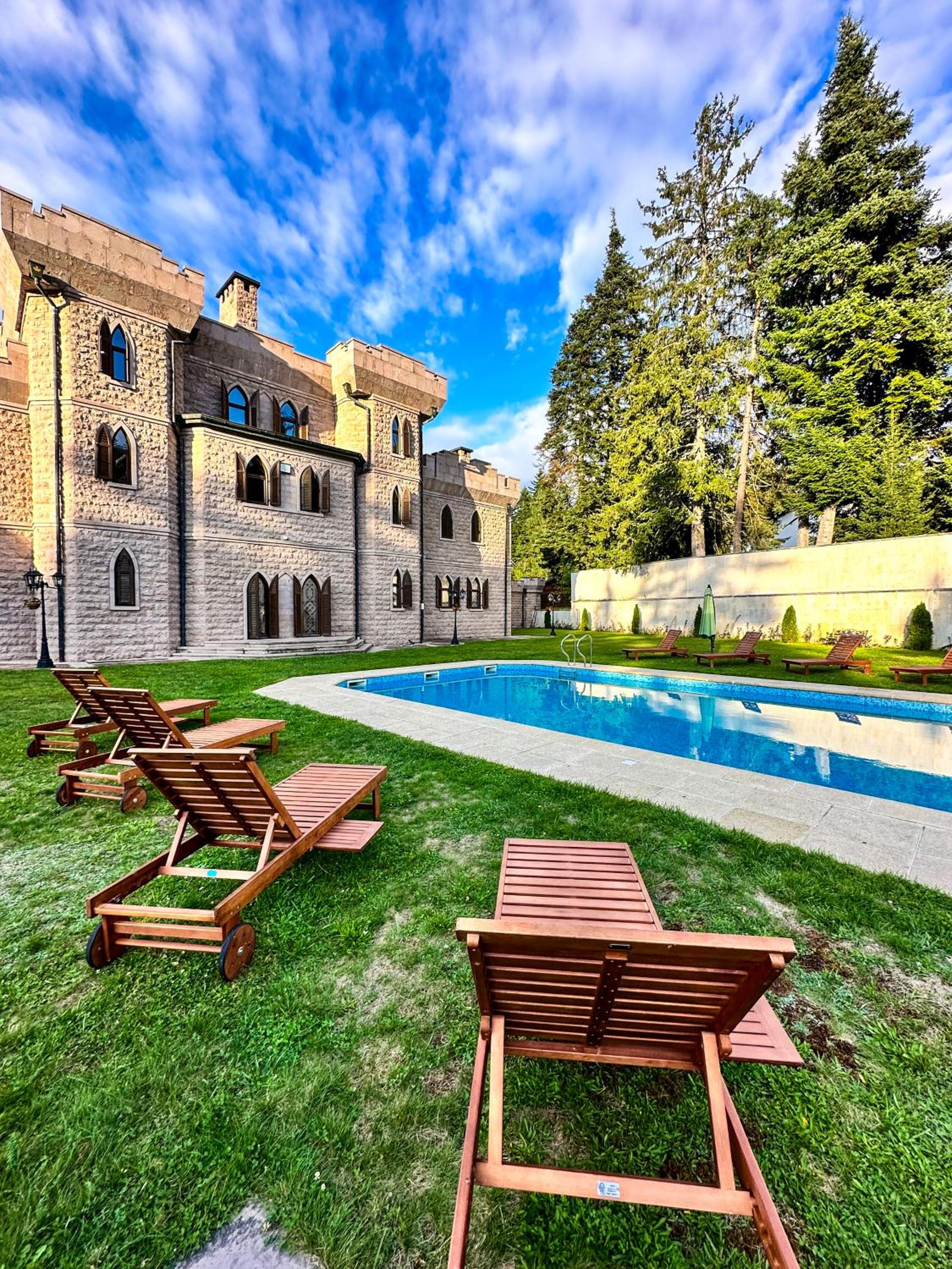 The Castle - Your unique way of retreat