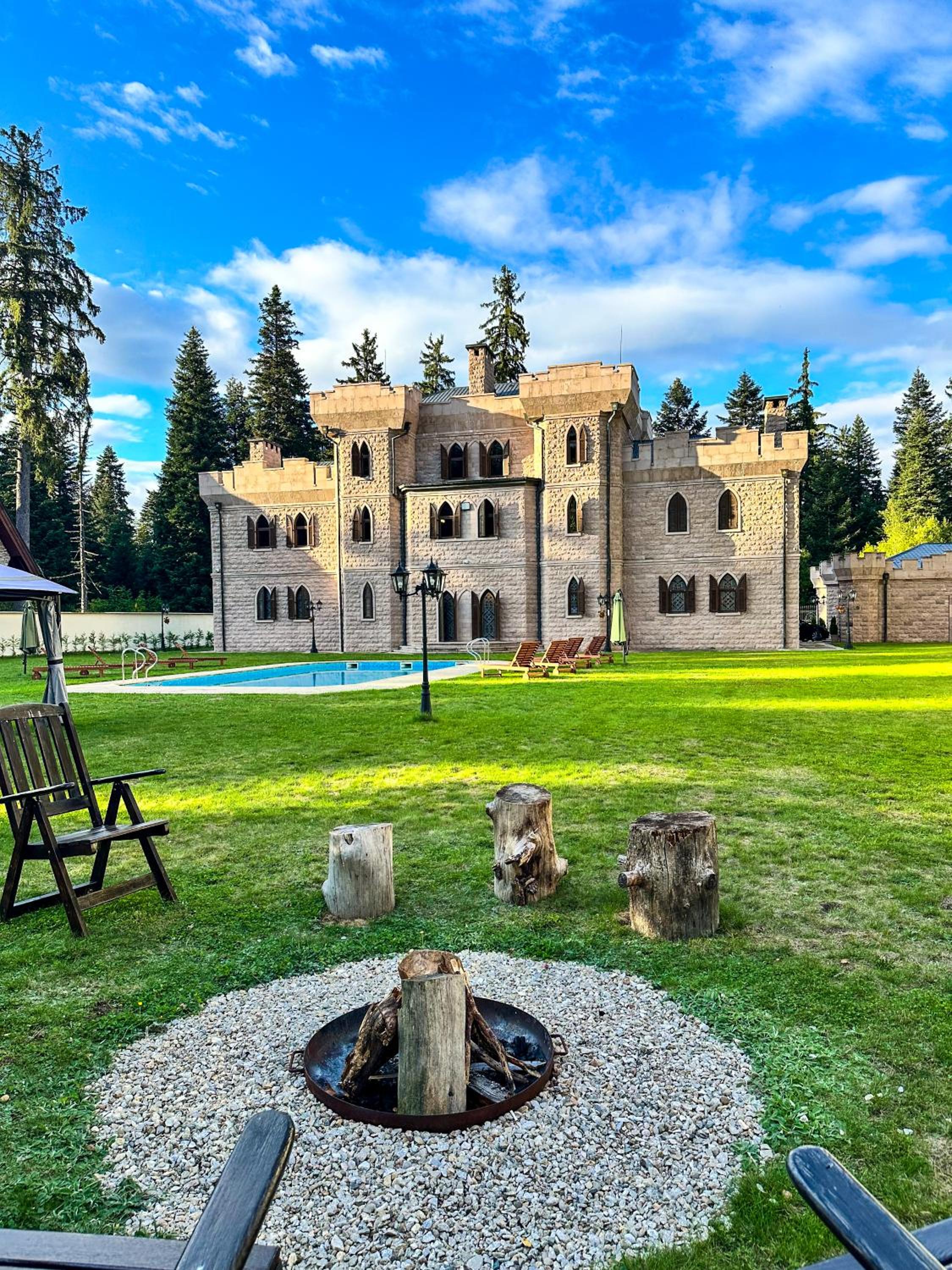 The Castle - Your unique way of retreat