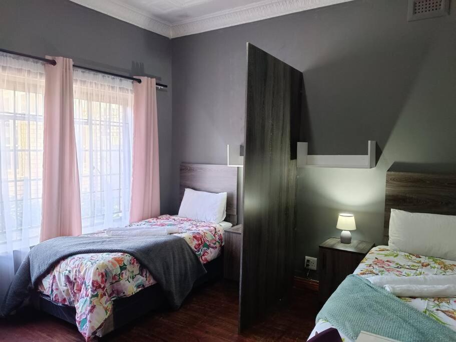 Brix 7 single beds