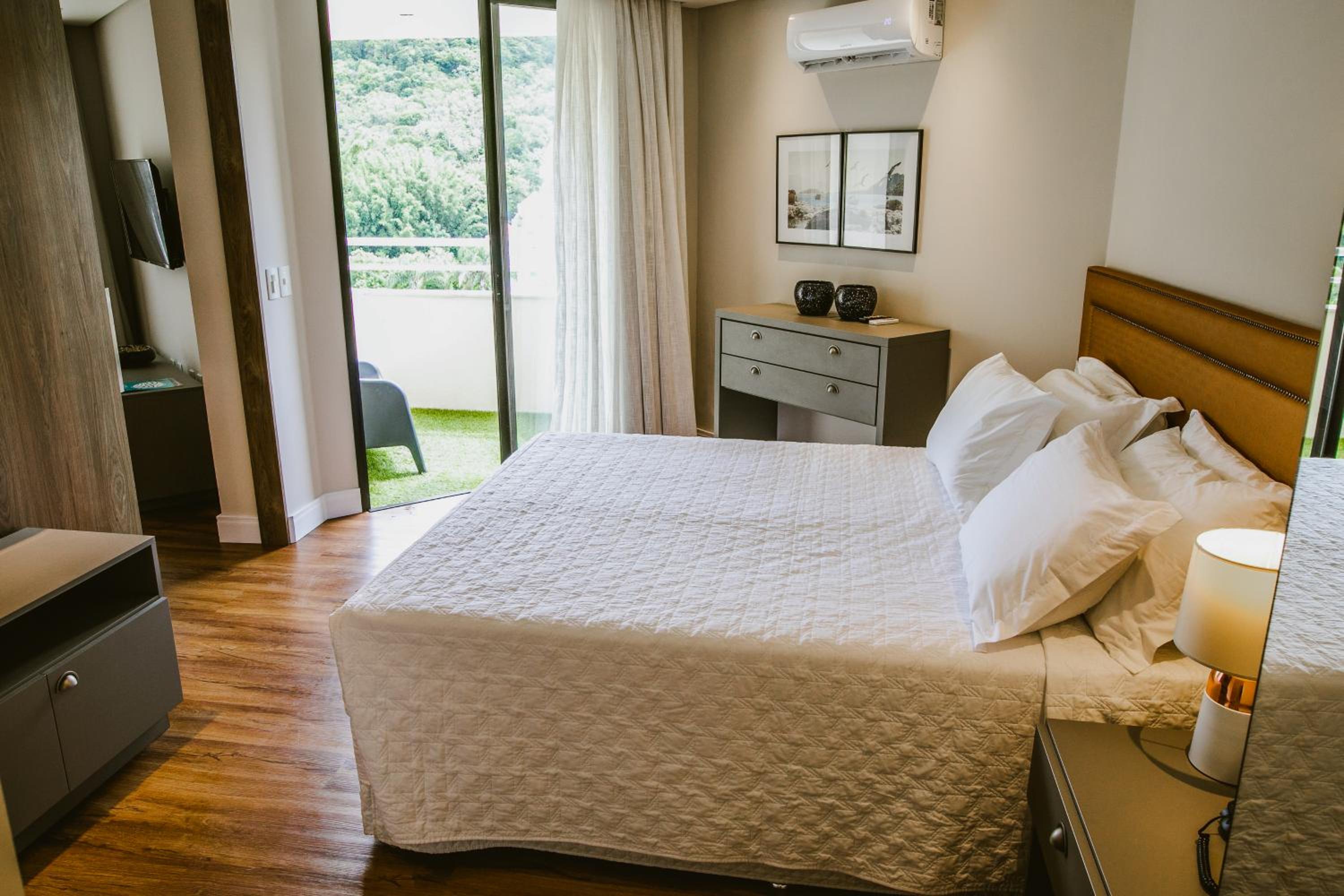Praia Brava Hotel — photo 14