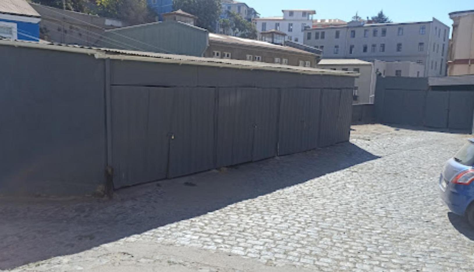 Valparadise Hostel