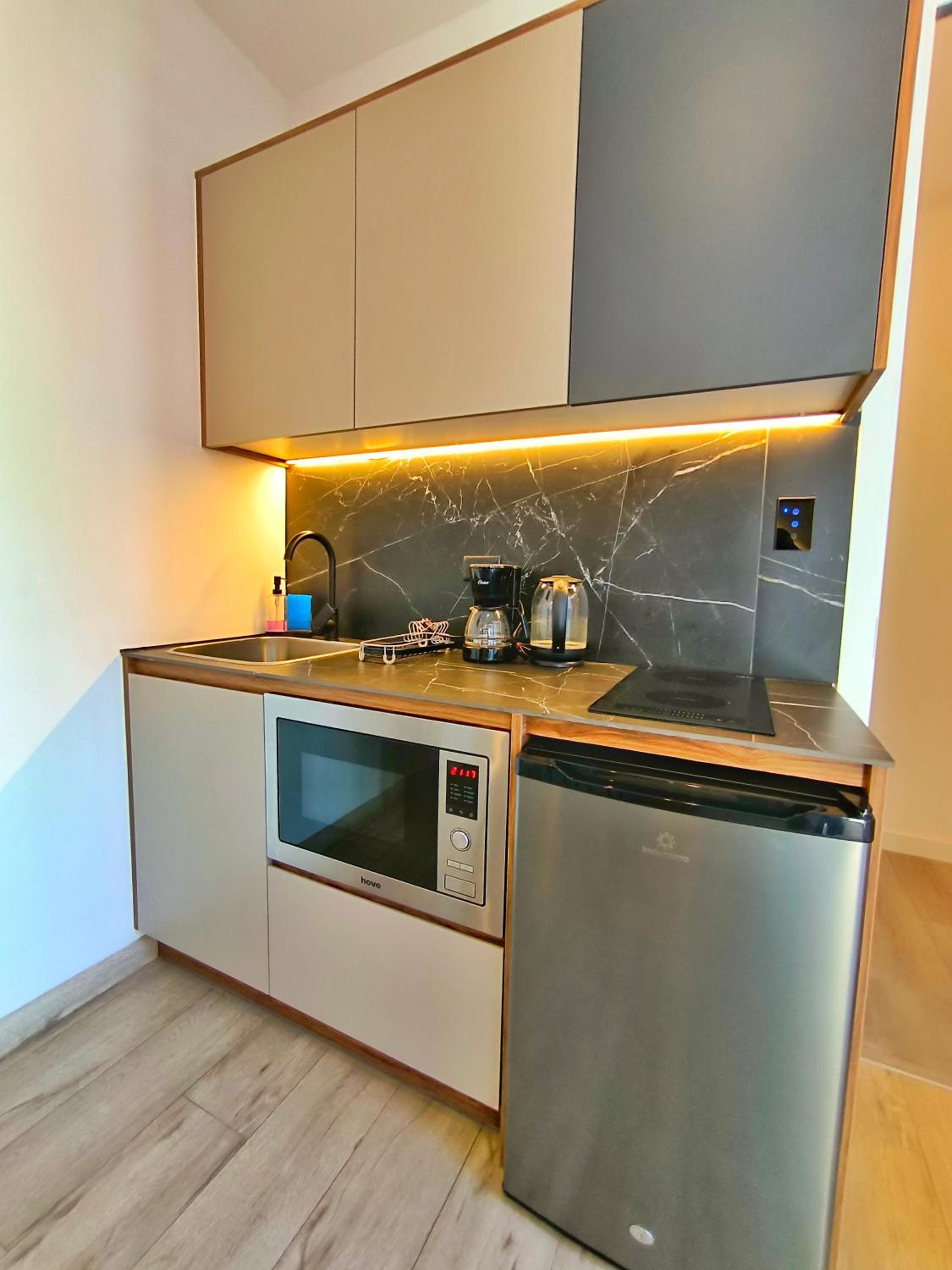 Republica del Salvador Coliving Ecuador XOE