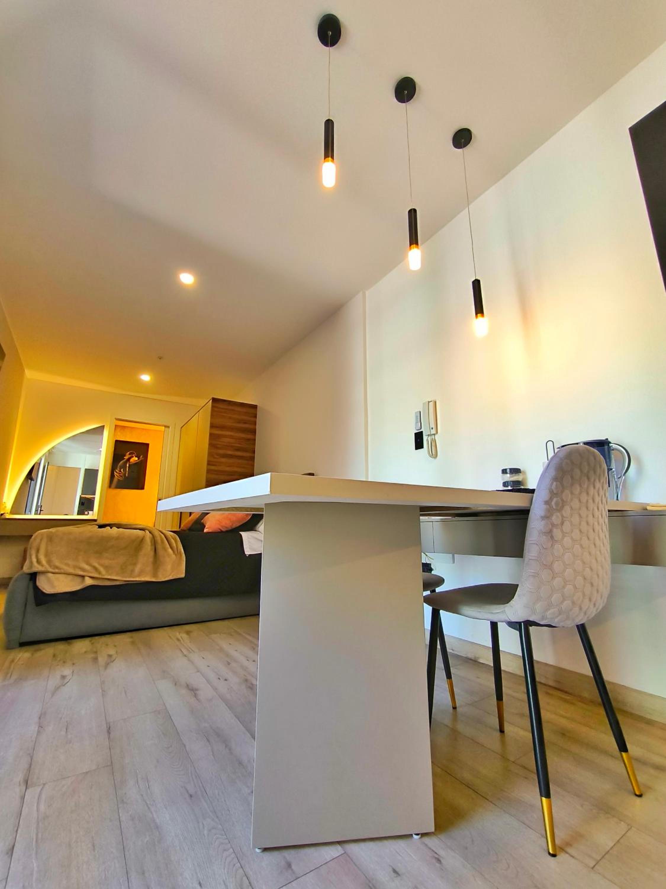 Republica del Salvador Coliving Ecuador XOE