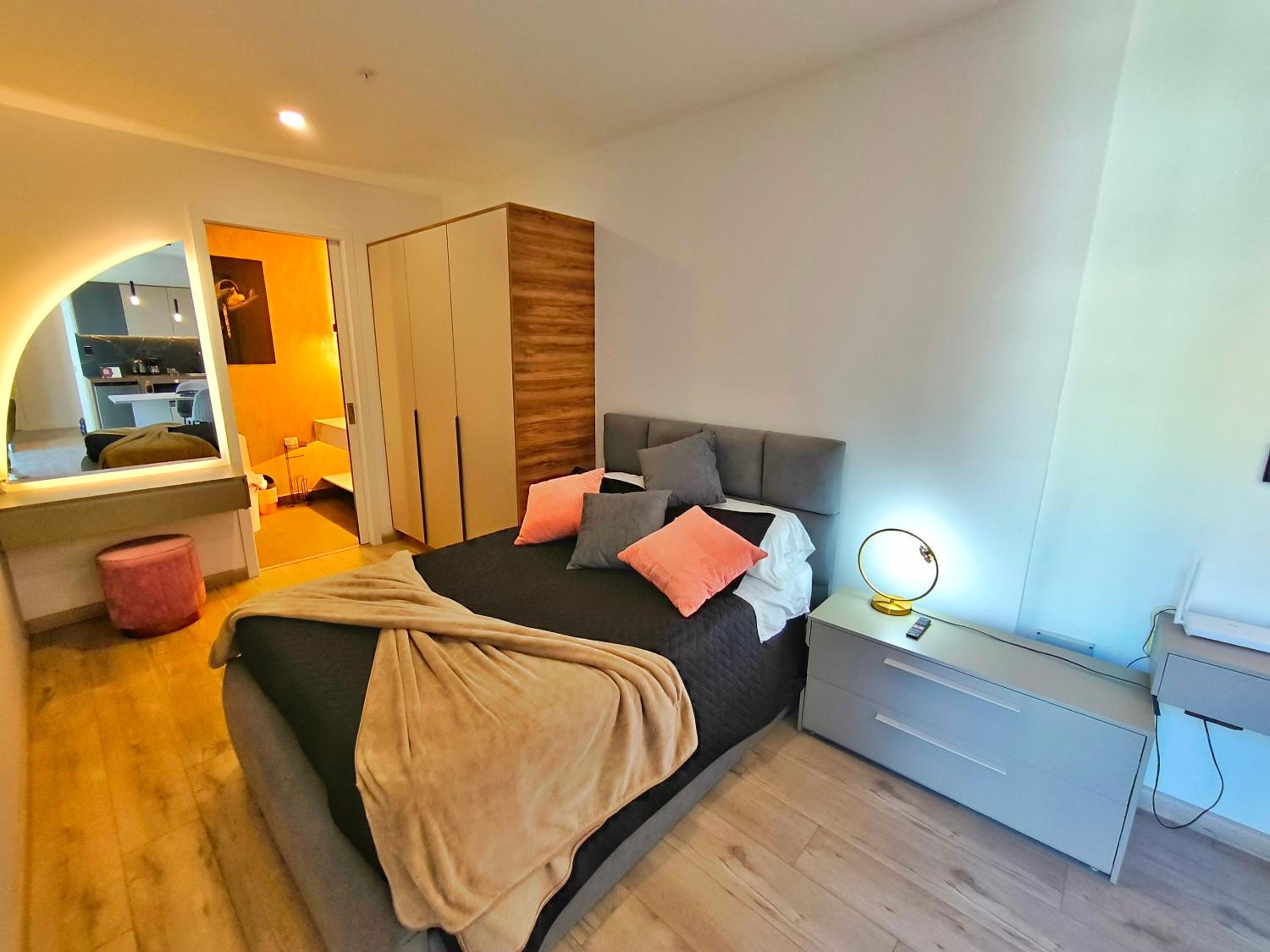 Republica del Salvador Coliving Ecuador XOE