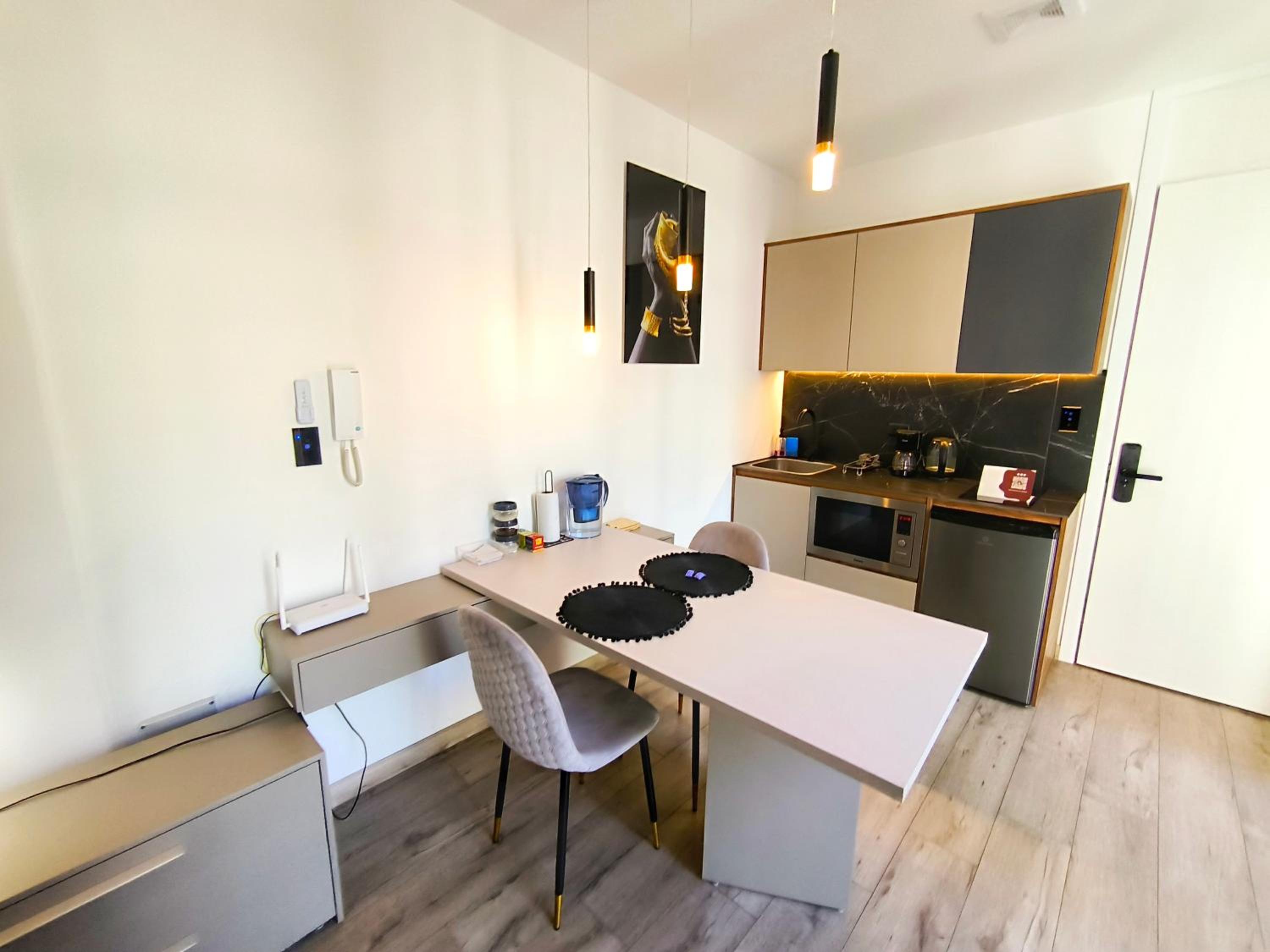 Republica del Salvador Coliving Ecuador XOE