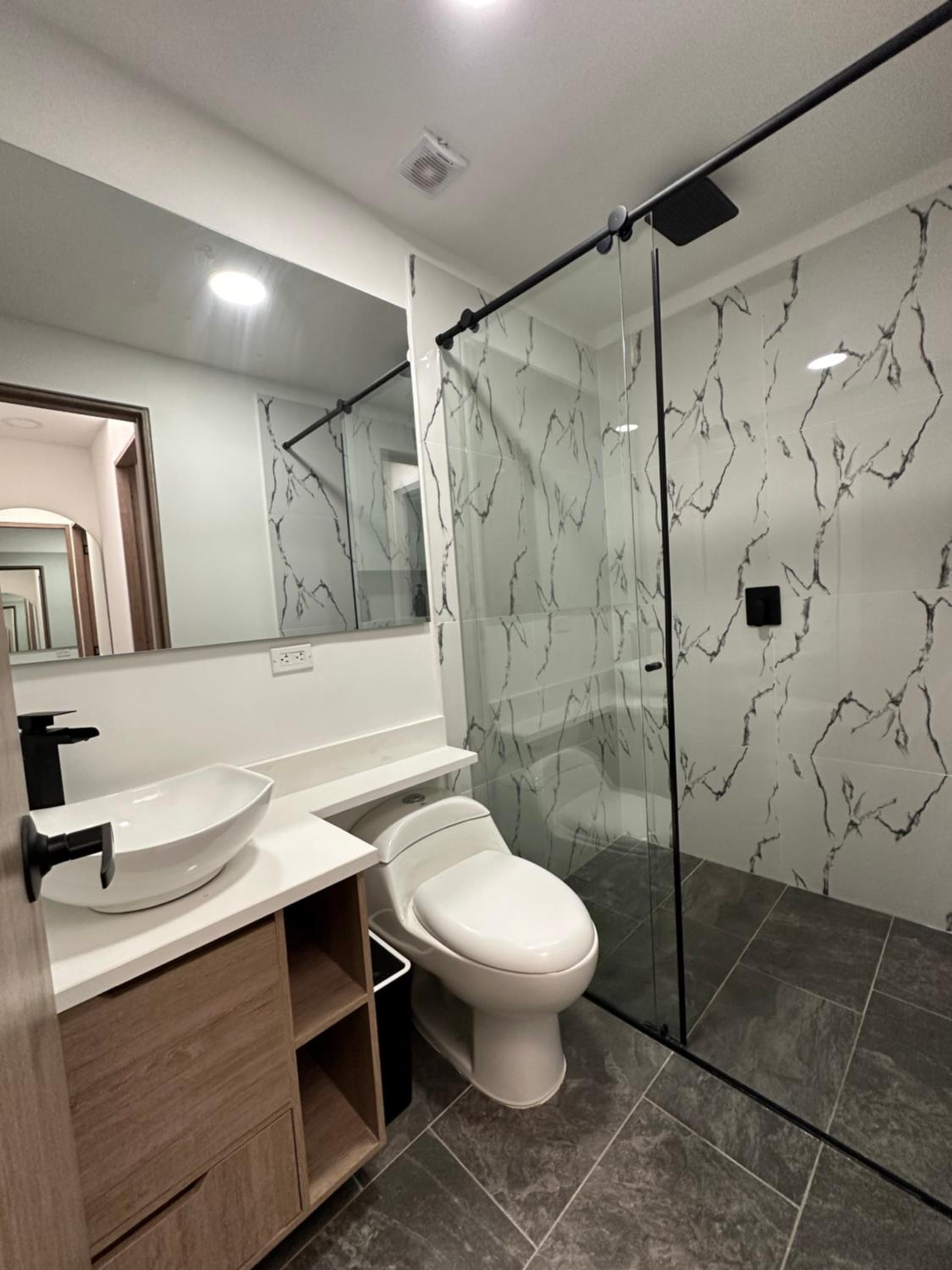 Apartamentos con vista boscosa y parking en Buenos Aires, Medellín