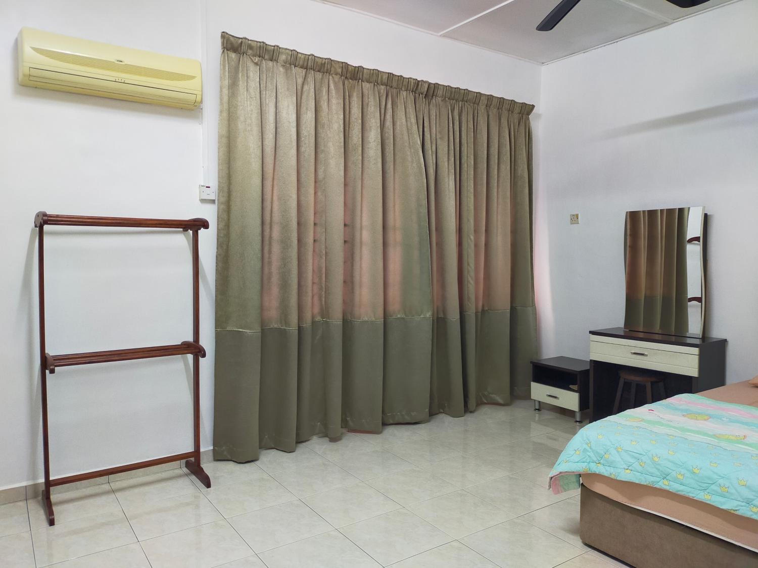 Malim Joyous Homestay - rent room only