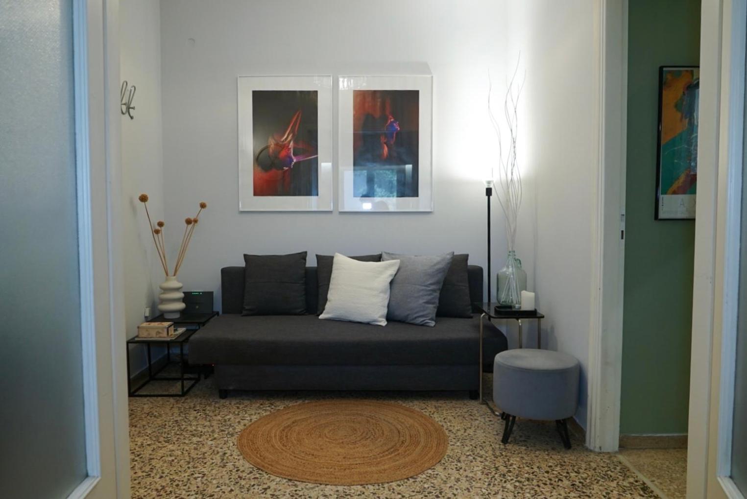 Comfy studio apartment very close to city centre
