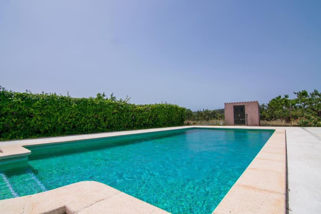 Tabou, villa con piscina en Selva view 4